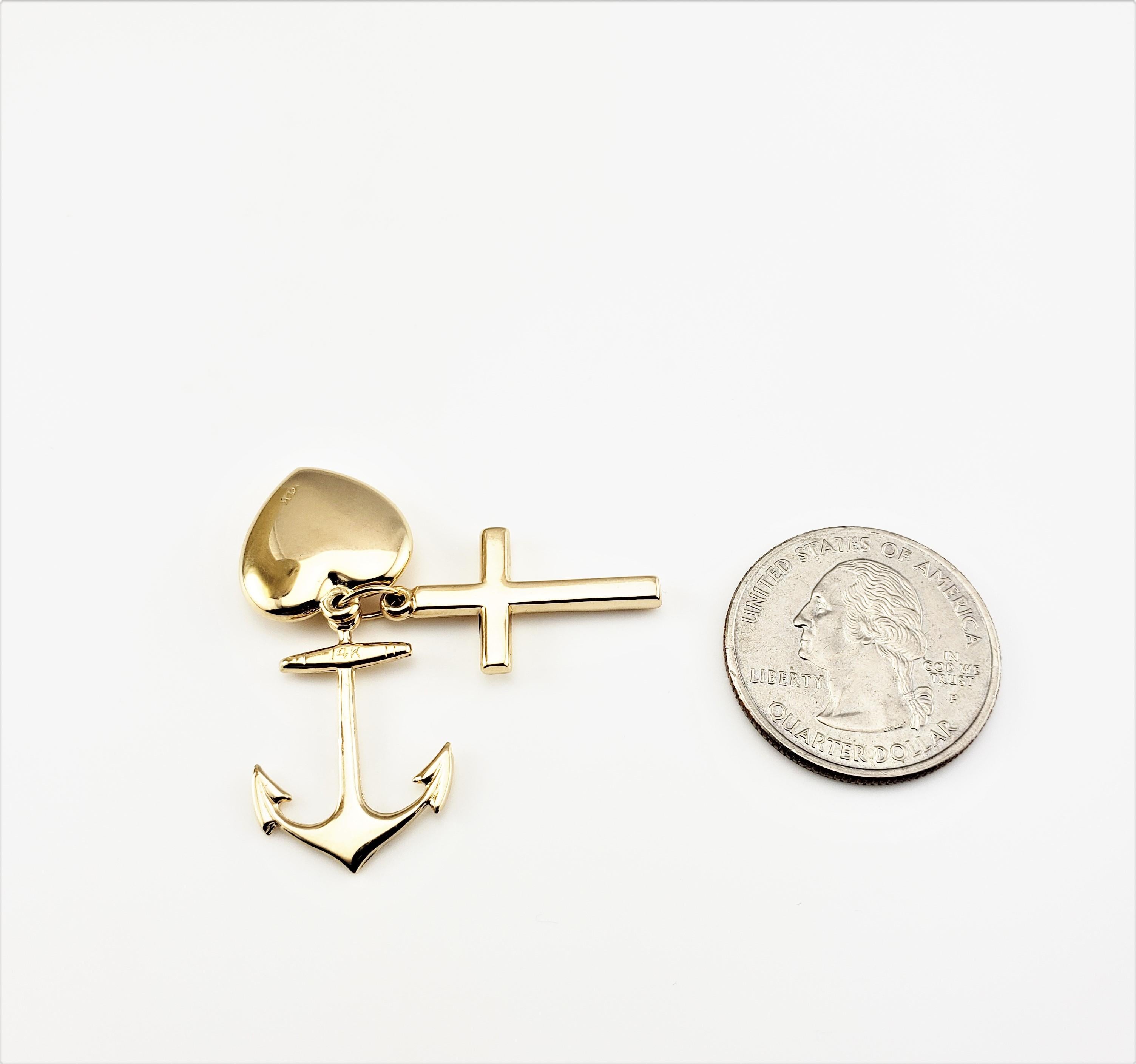 14 Karat Yellow Gold Faith, Hope and Charity Charm In Good Condition In Washington Depot, CT