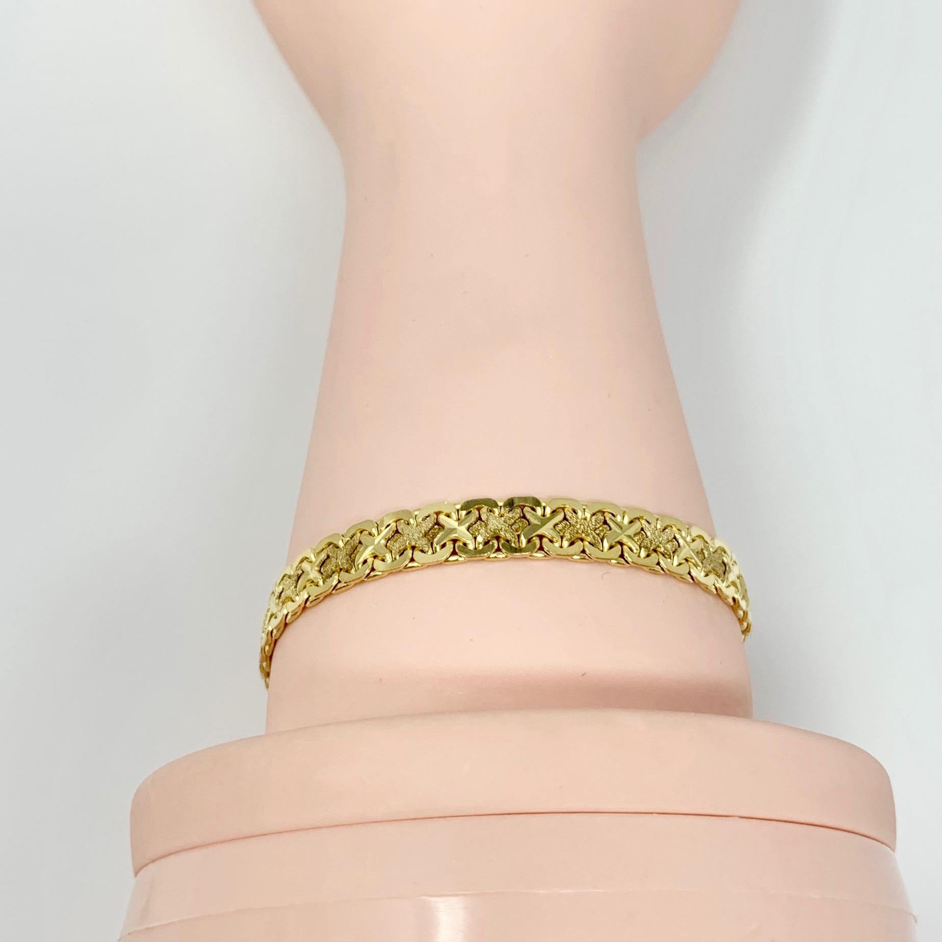 Women's 14 Karat Yellow Gold Fancy Link Aurafin Bracelet