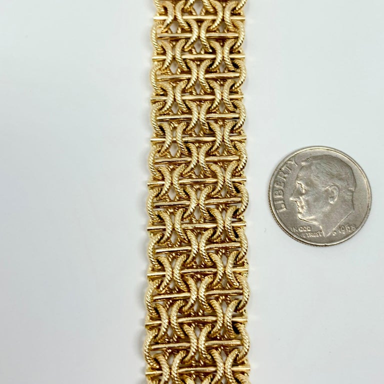 14 Karat Yellow Gold Fancy Weave Interlocking Link Bracelet For Sale at