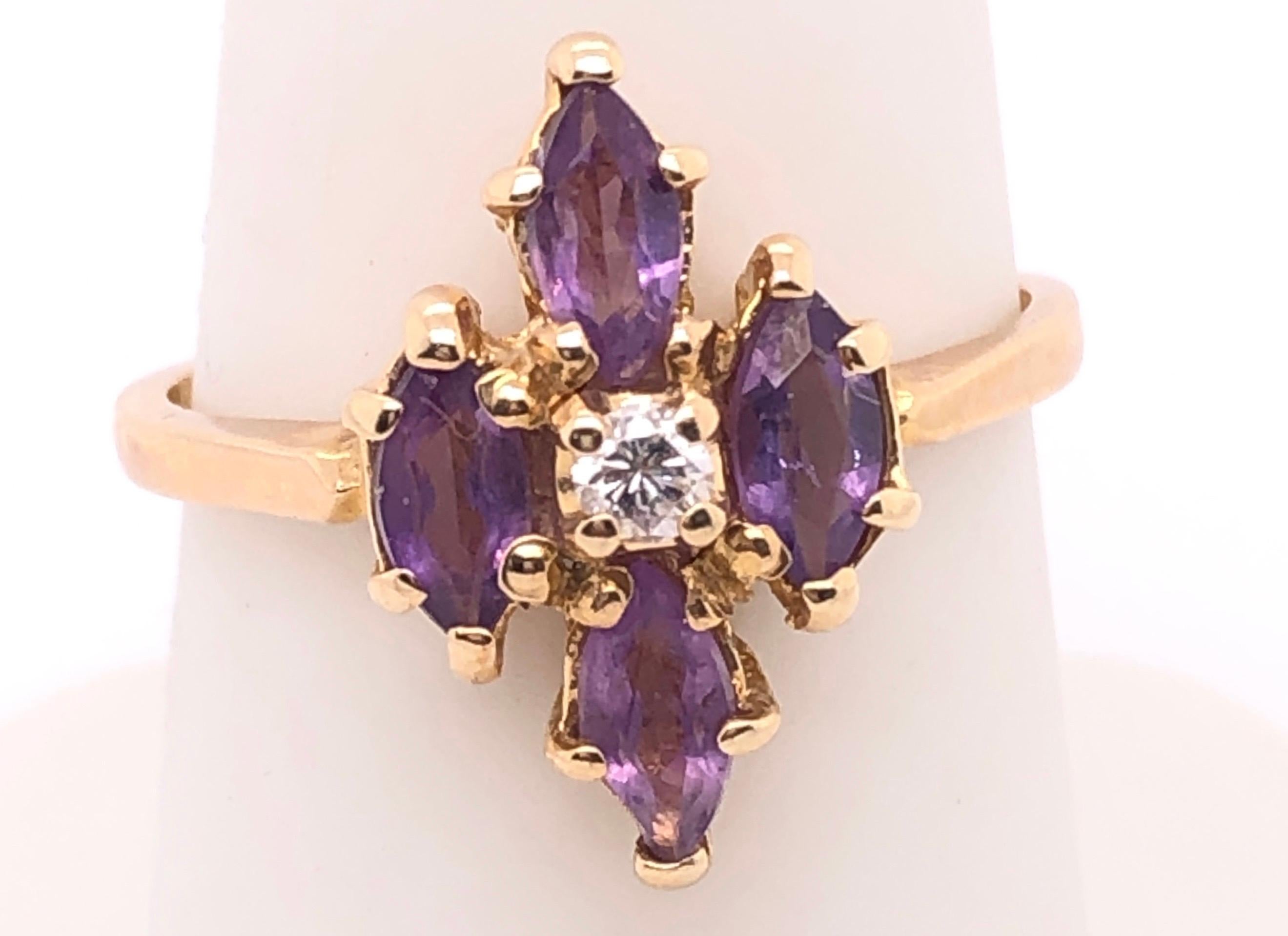 14 Karat Yellow Gold Fashion Amethyst Ring with Center Diamond For Sale 1
