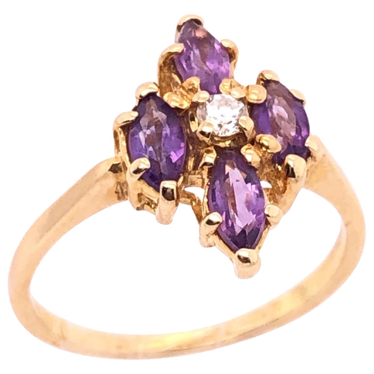 14 Karat Yellow Gold Fashion Amethyst Ring with Center Diamond For Sale