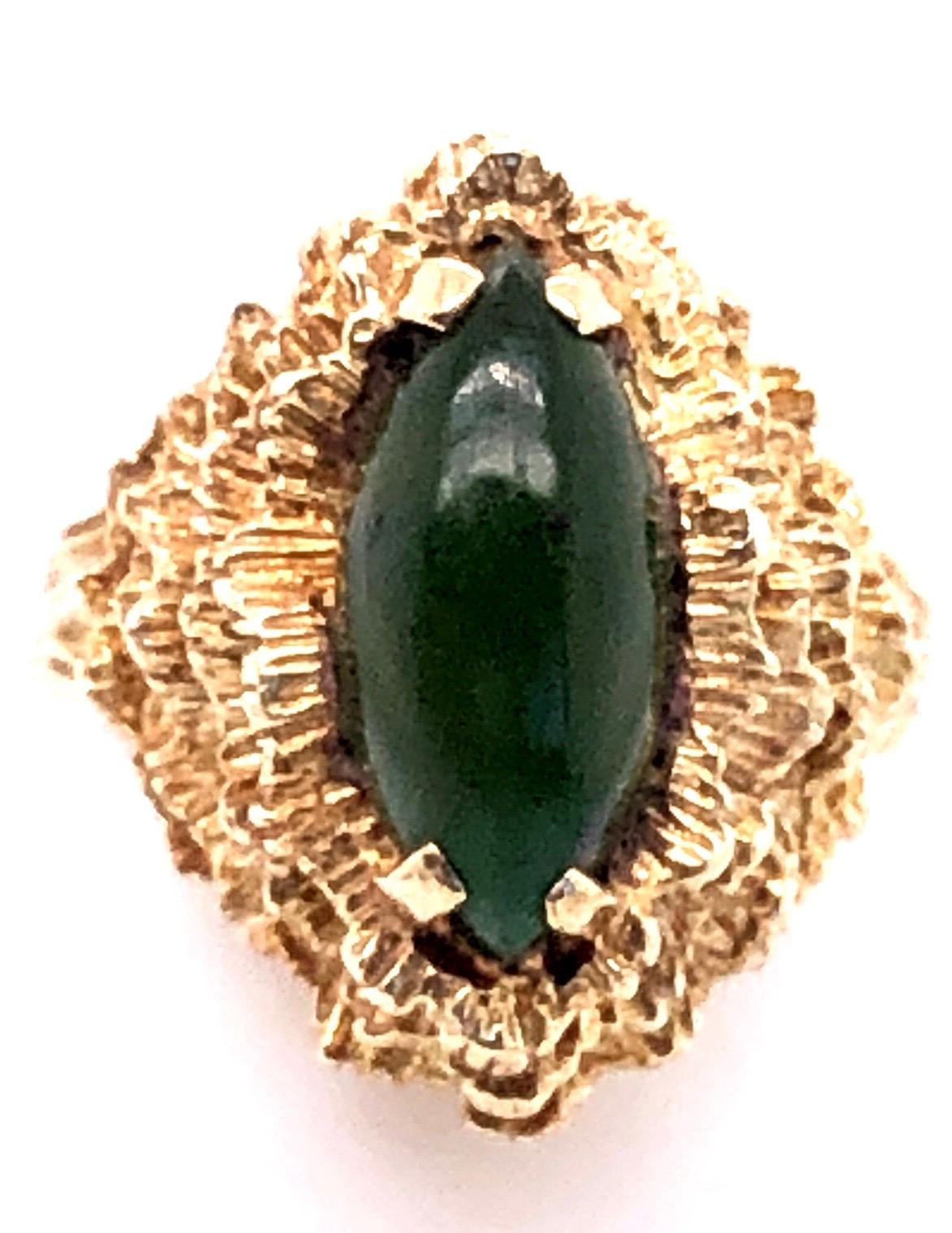 Bague en or jaune 14 carats et jade à la mode en vente 2