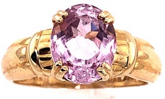 14 Karat Yellow Gold Fashion Oval Amethyst Ring