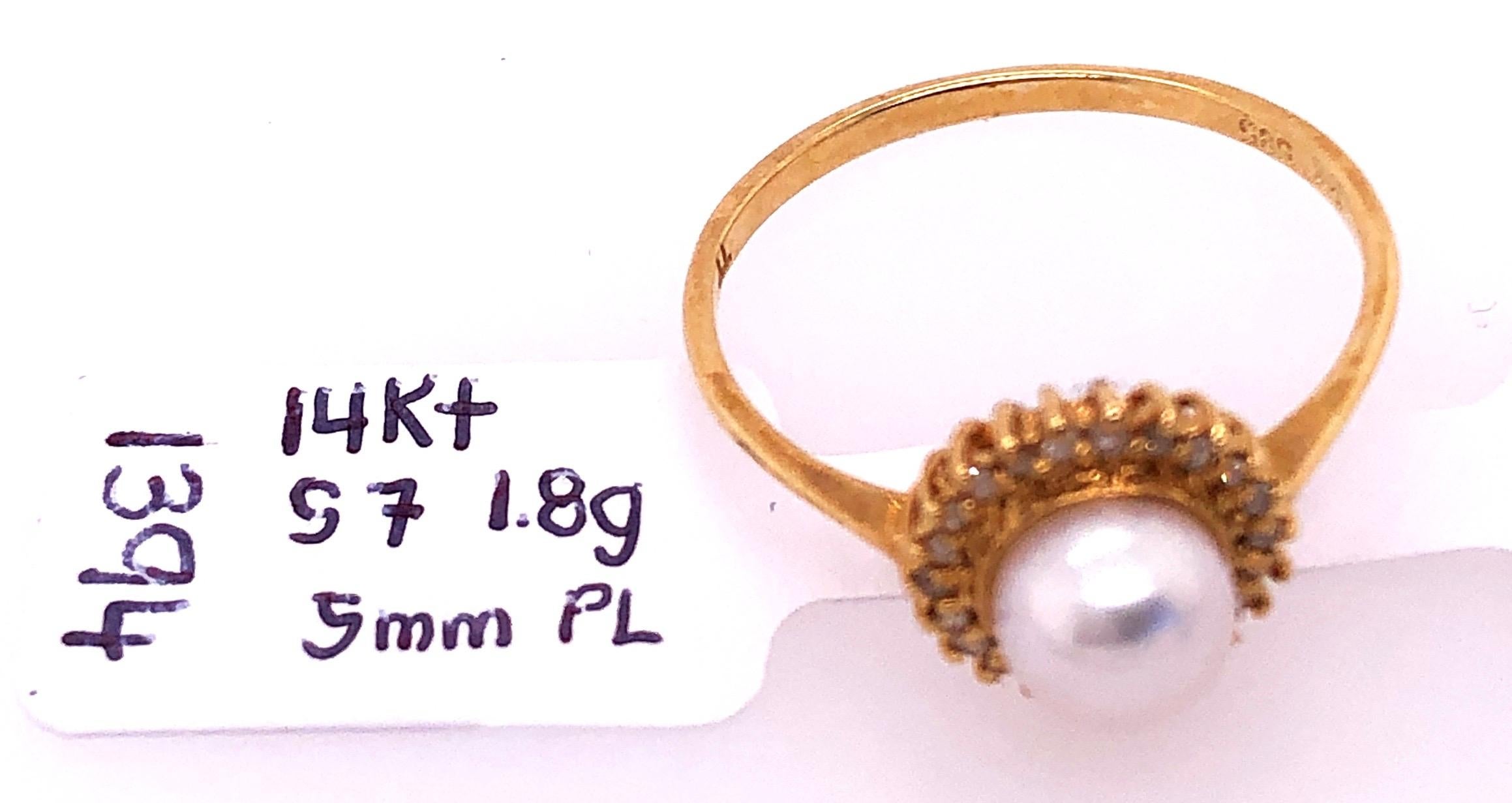 14 Karat Yellow Gold Fashion Pearl Ring with Diamonds For Sale 1