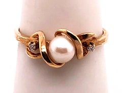 14 Karat Gelbgold Mode Perlenring mit runden Diamanten