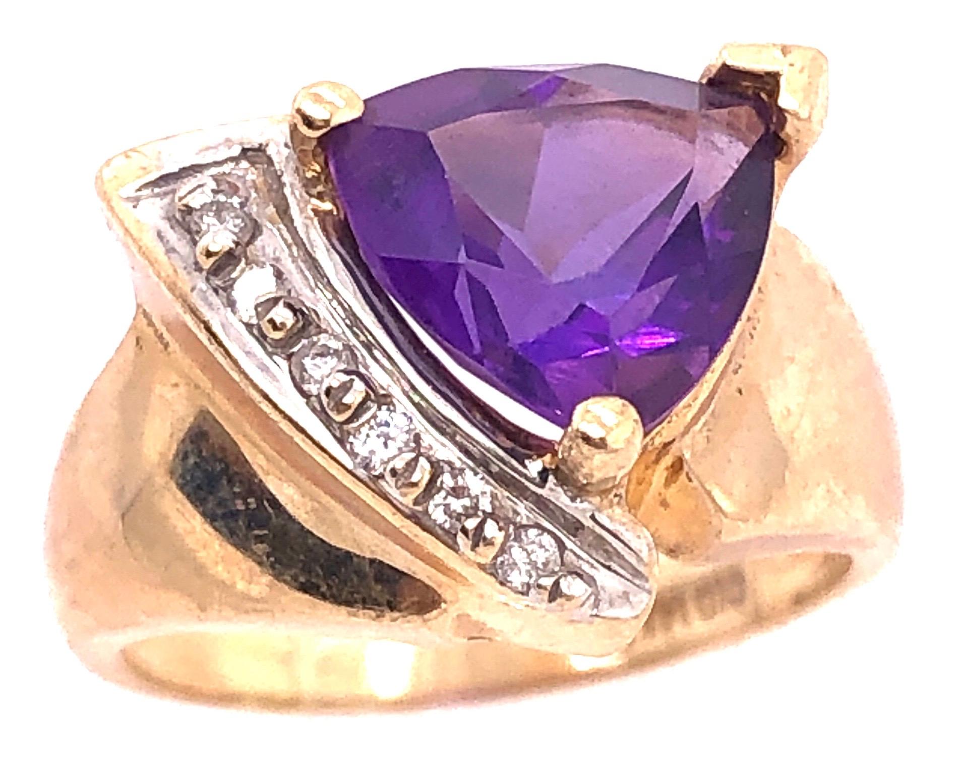 14 Karat Yellow Gold Fashion Ring with Amethyst and Round Diamond For Sale 1