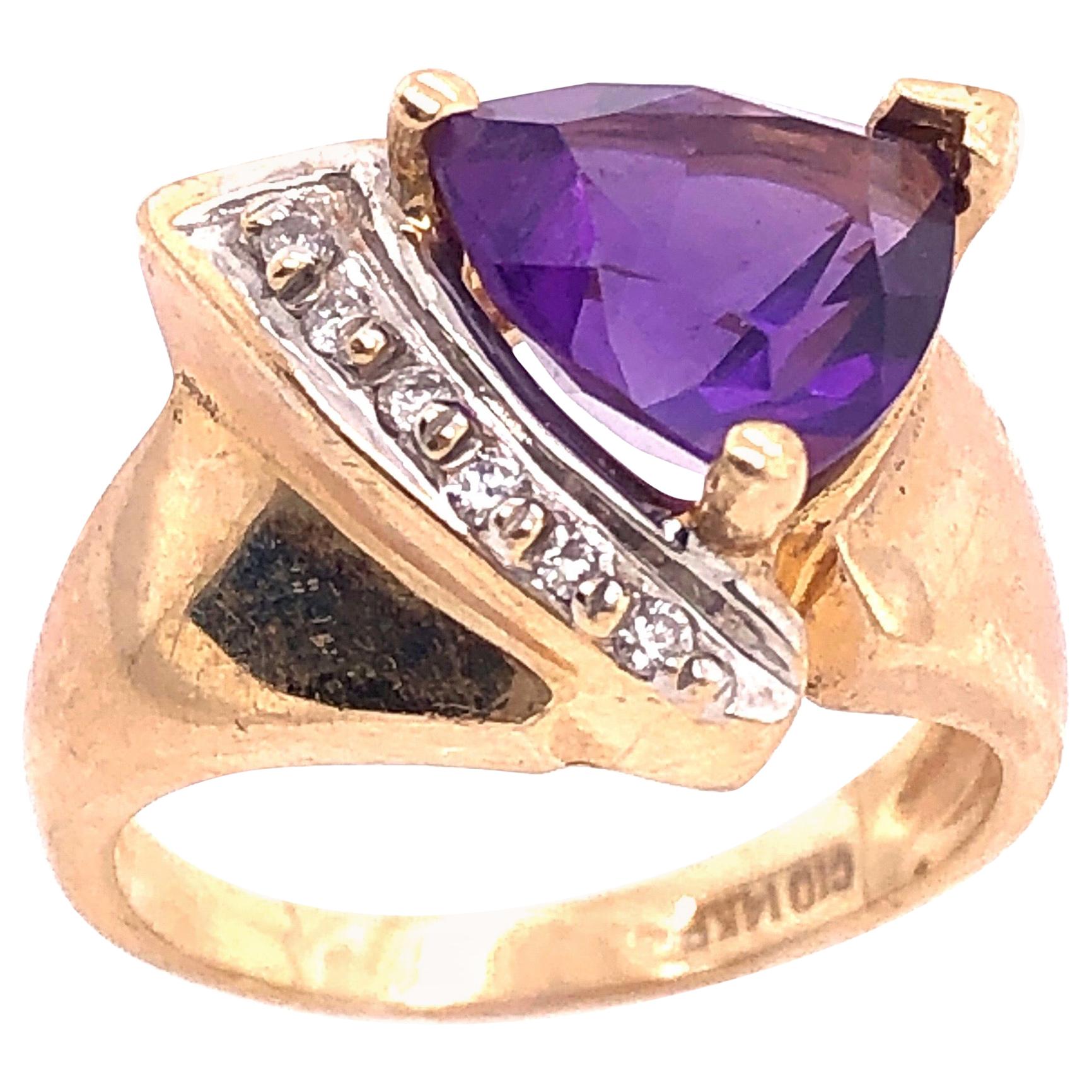 14 Karat Yellow Gold Fashion Ring with Amethyst and Round Diamond For Sale