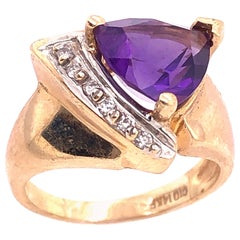 14 Karat Yellow Gold Fashion Ring with Amethyst and Round Diamond