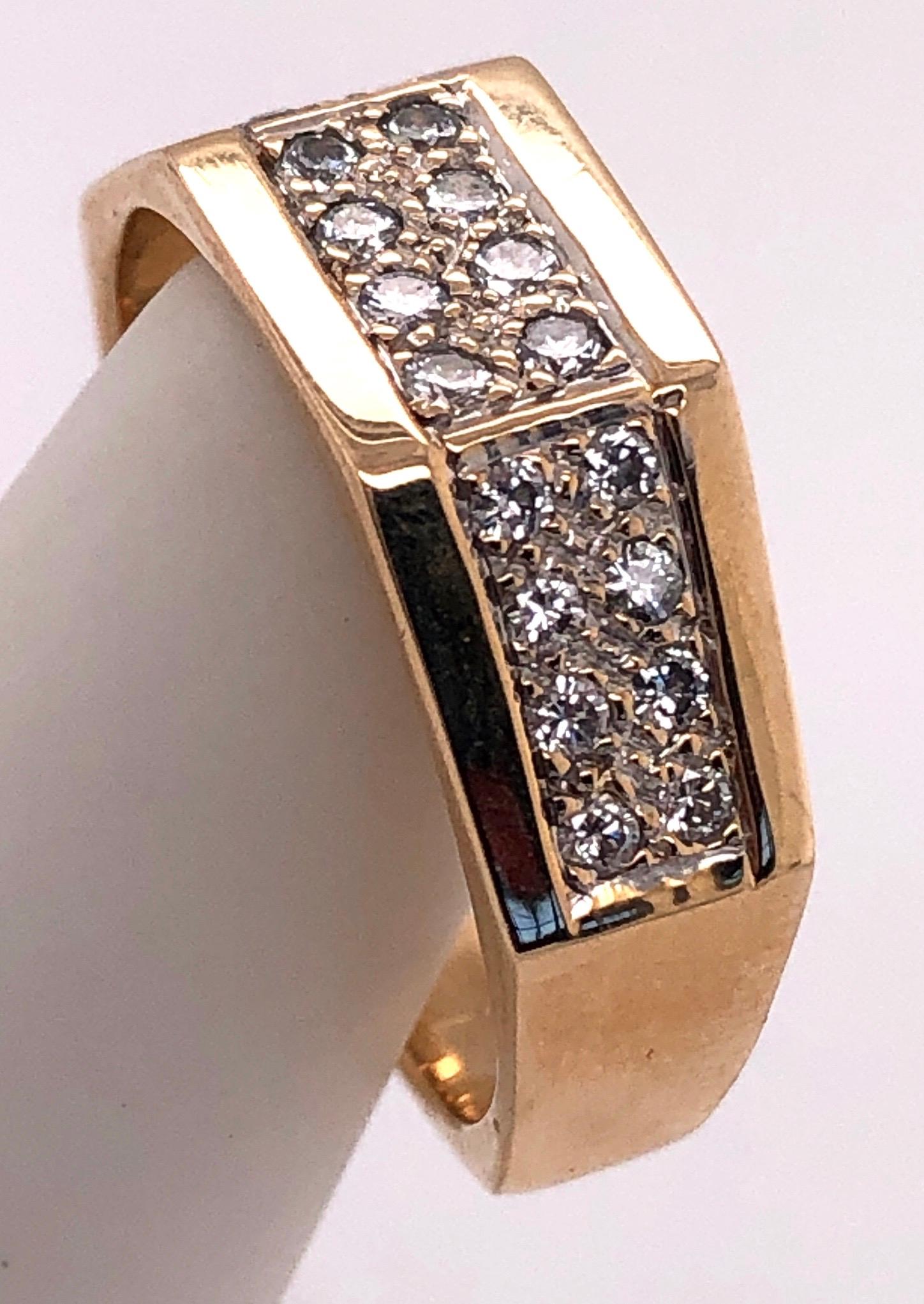 Bague à la mode en or jaune 14 carats avec diamants en vente 4