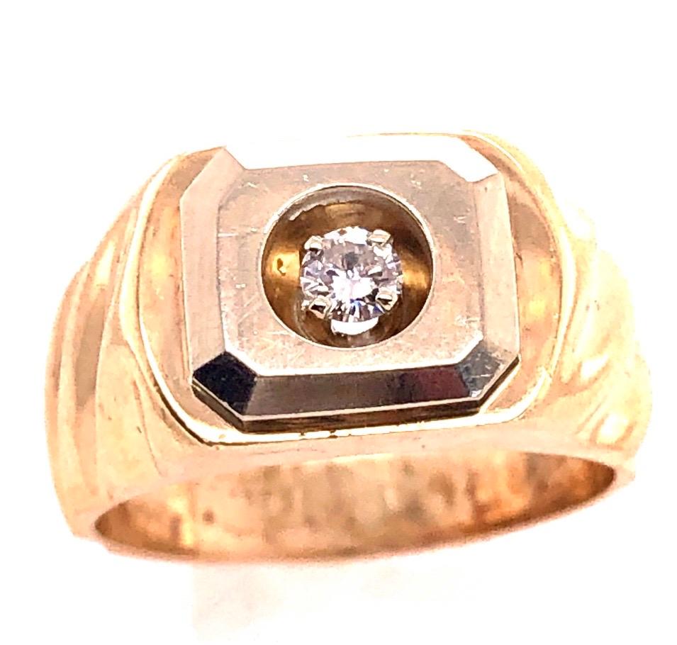 Contemporary 14 Karat Yellow Gold Fashion Ring with round Diamond For Sale