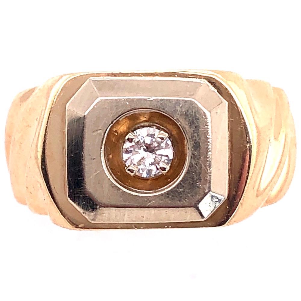 14 Karat Yellow Gold Fashion Ring with round Diamond In Good Condition For Sale In Stamford, CT