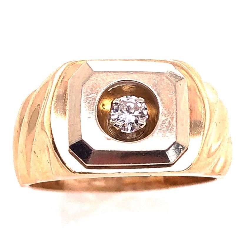 Women's or Men's 14 Karat Yellow Gold Fashion Ring with round Diamond For Sale