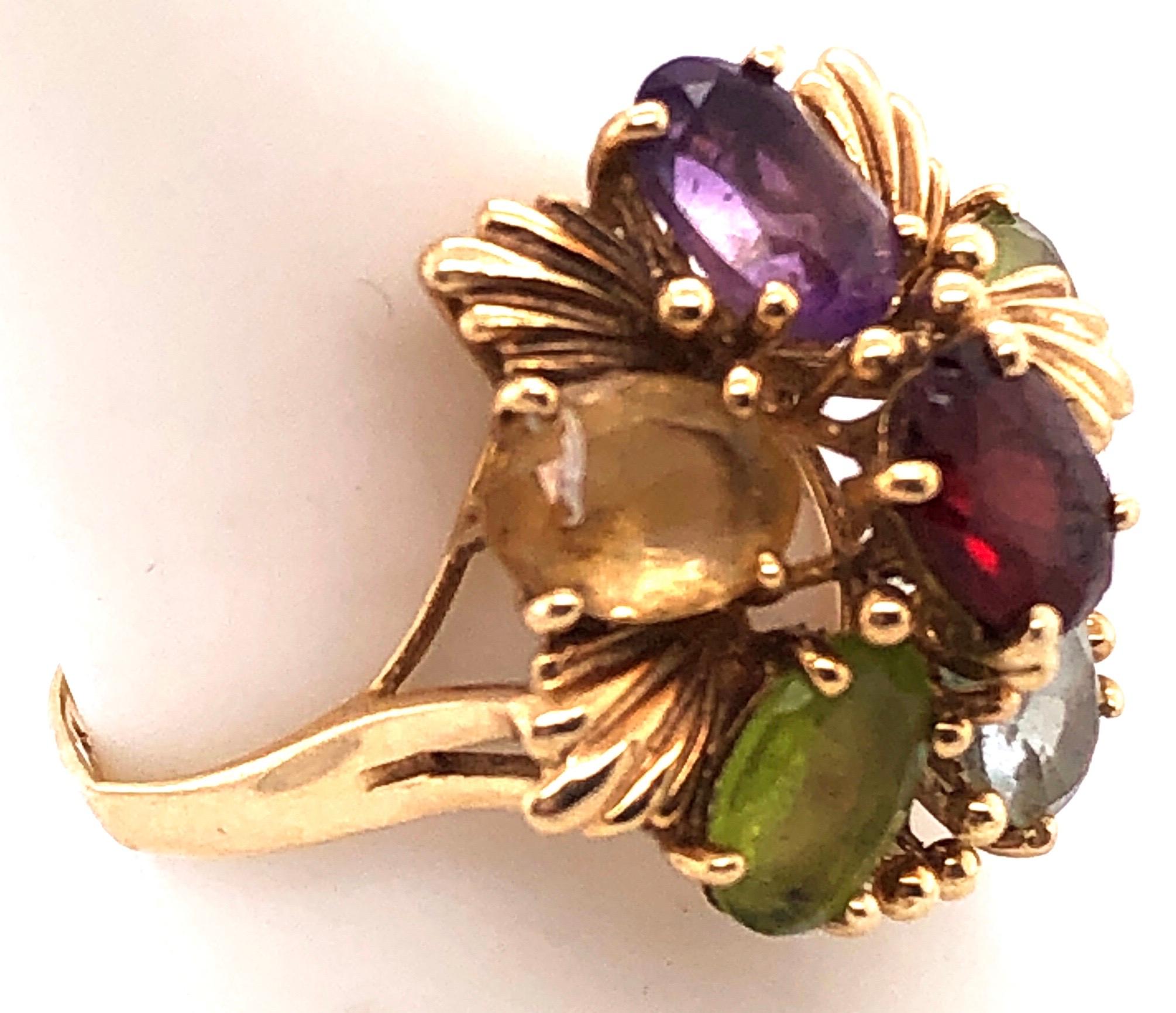 14 Karat Yellow Gold Fashion Ring with Semi Precious Stone Floral Cluster For Sale 1