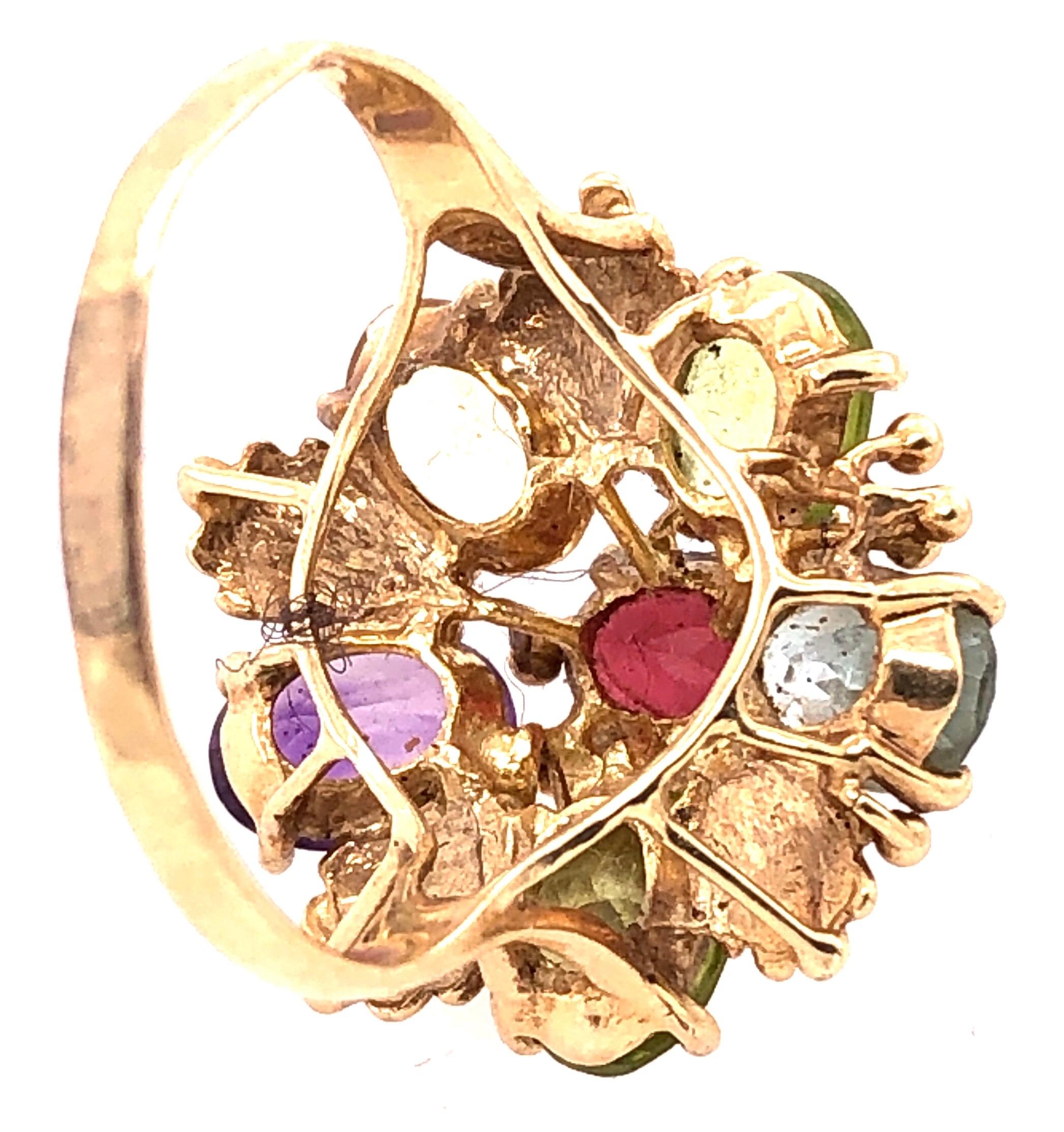 14 Karat Yellow Gold Fashion Ring with Semi Precious Stone Floral Cluster For Sale 2