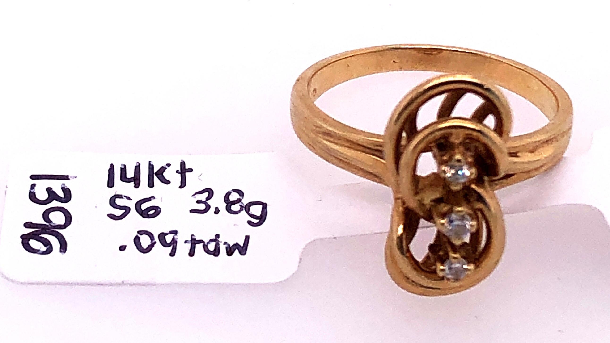 14 Karat Yellow Gold Fashion Ring with Three Round Diamonds For Sale 1