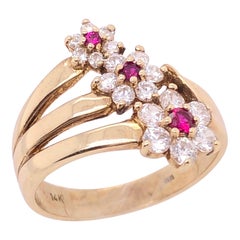 14 Karat Yellow Gold Fashion Three Flower Ring with Semi Precious Stones