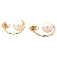 14 Karat Yellow Gold Faux Pearl Earring