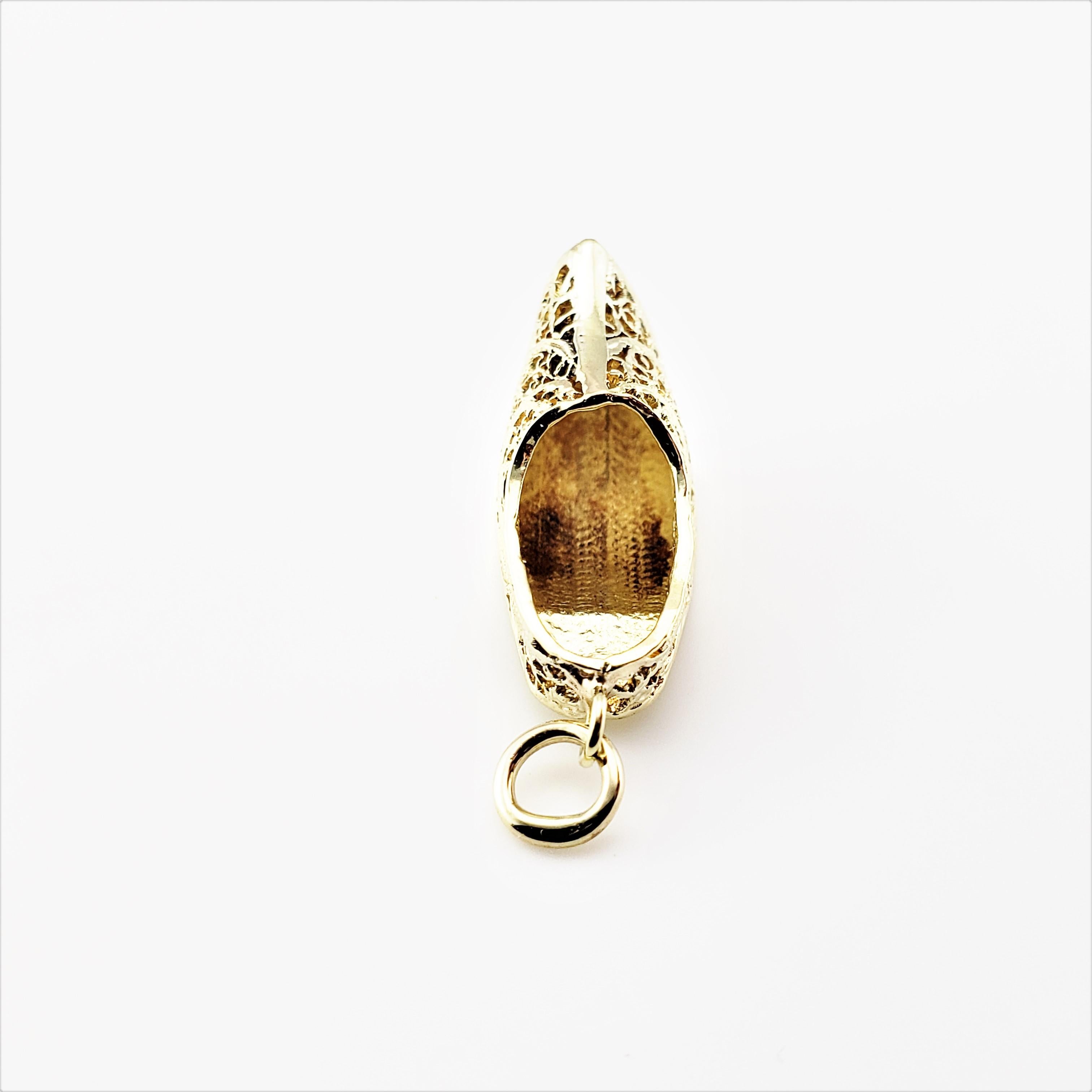 valampuri gold pendant