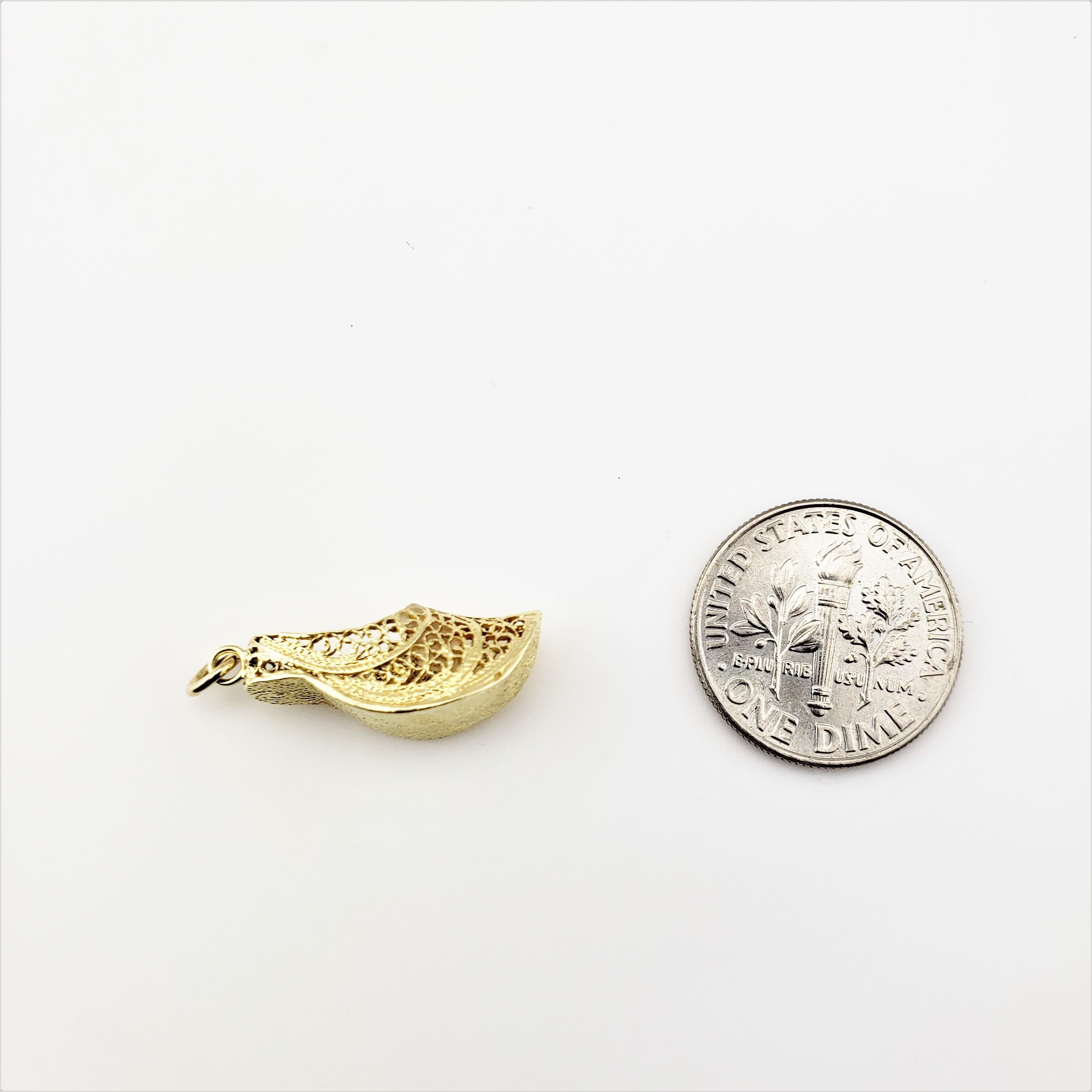 Women's 14 Karat Yellow Gold Filigree Dutch Shoe Charm