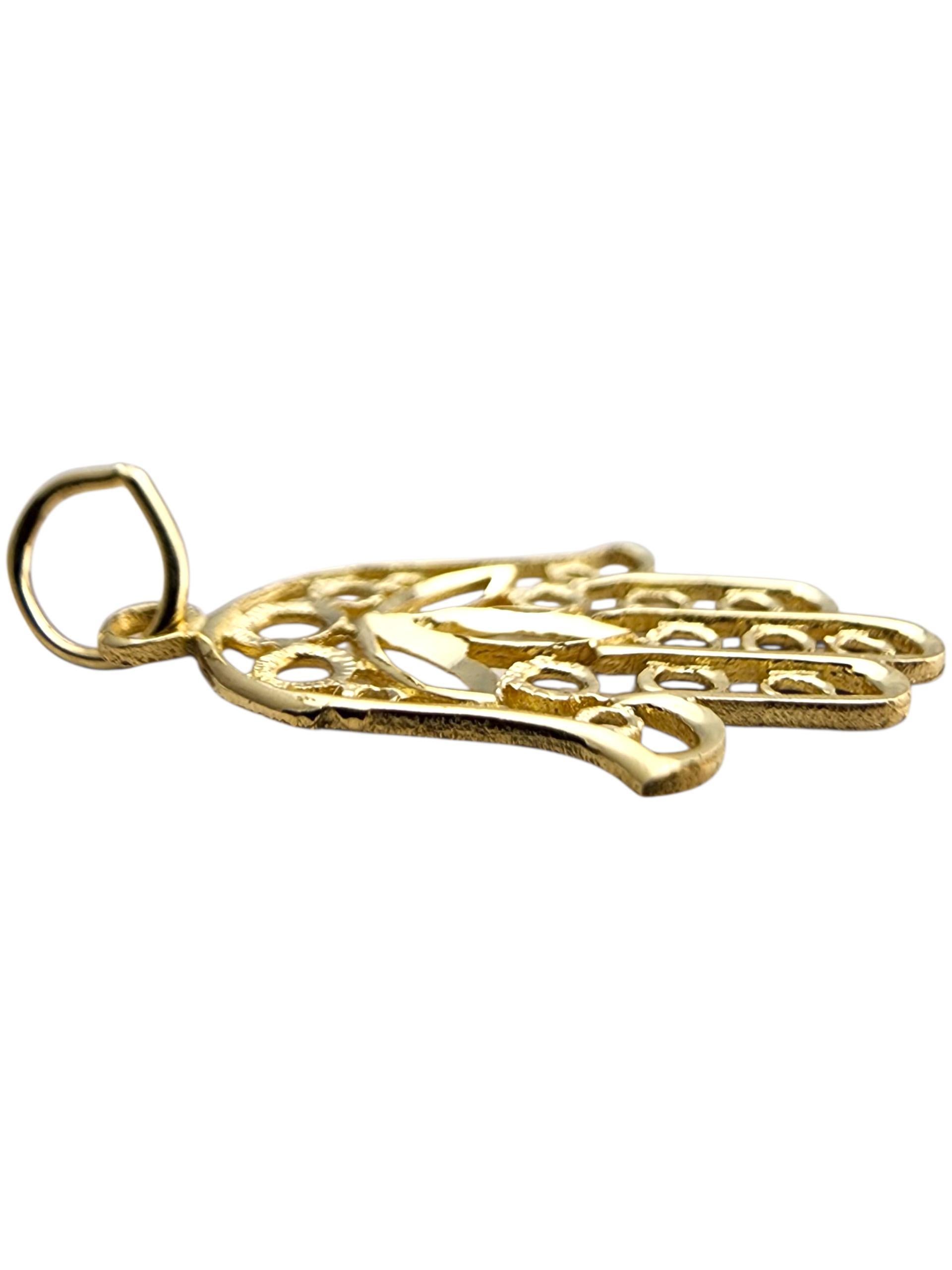 Pendentif Hamsa en or jaune 14 carats en filigrane #23921 Bon état - En vente à Washington Depot, CT