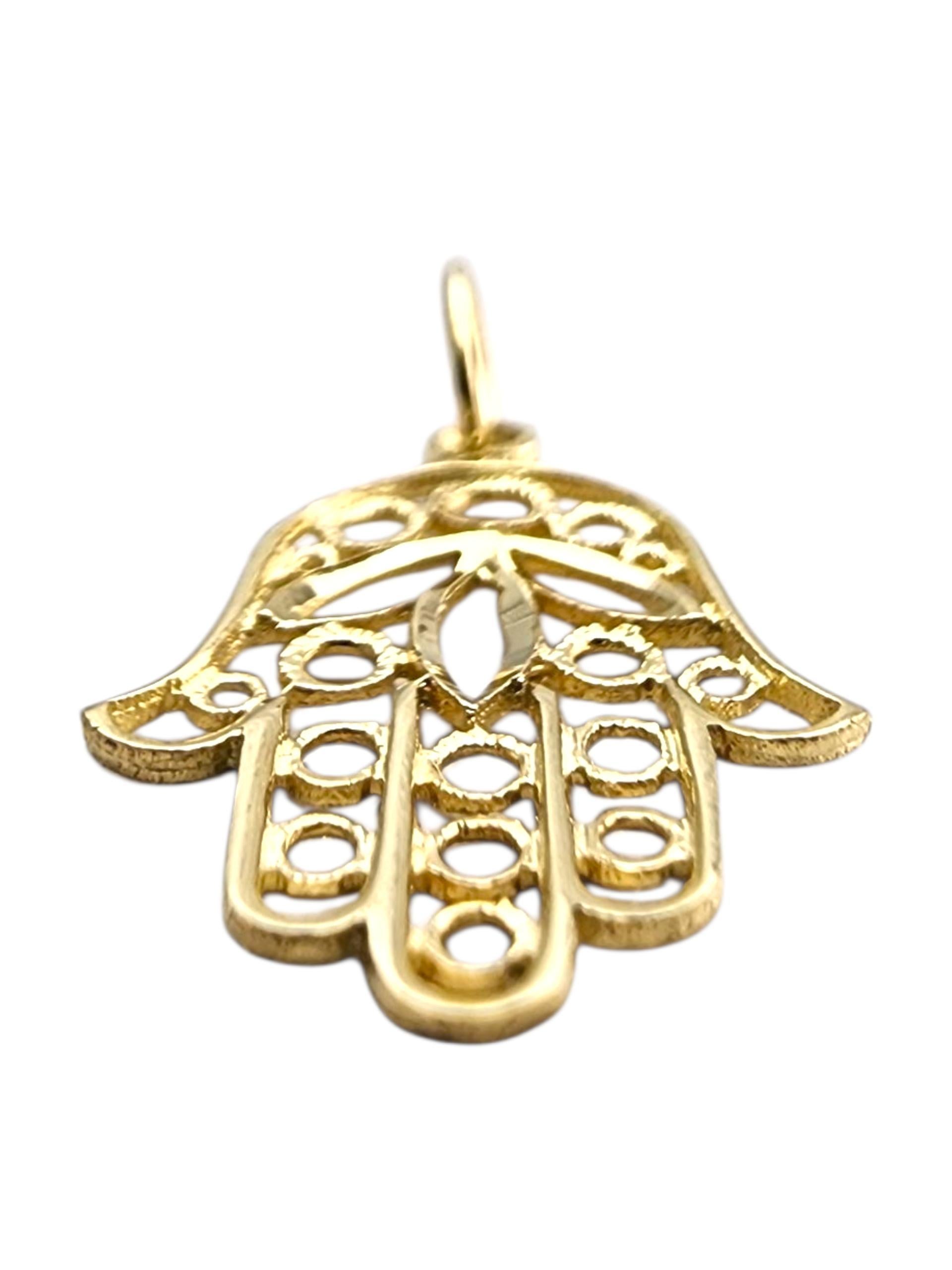 Pendentif Hamsa en or jaune 14 carats en filigrane #23921 en vente 1