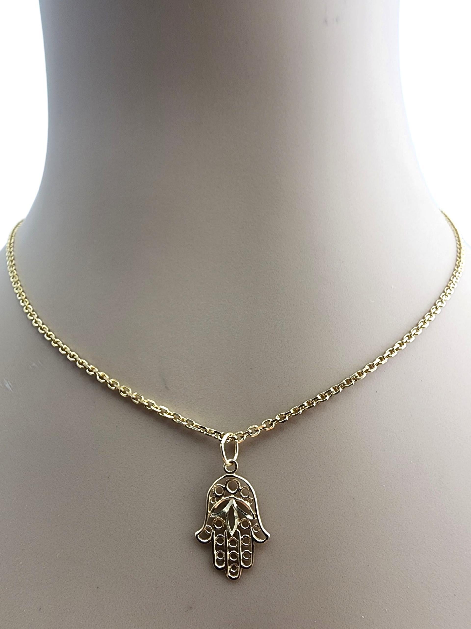 Pendentif Hamsa en or jaune 14 carats en filigrane #23921 en vente 3