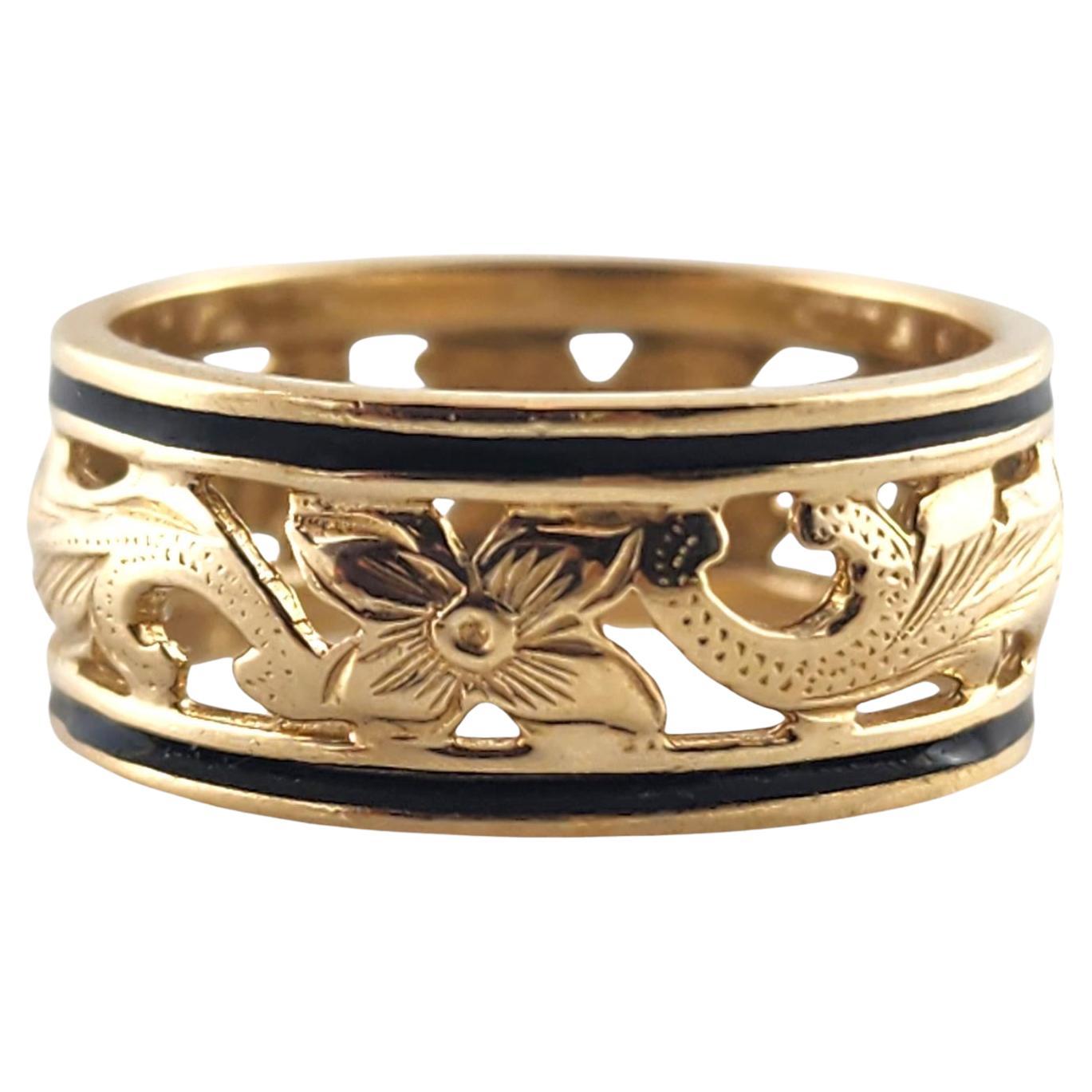 14 Karat Yellow Gold Filigree Ring with Black Enamel Size 5.75 #19654 For Sale