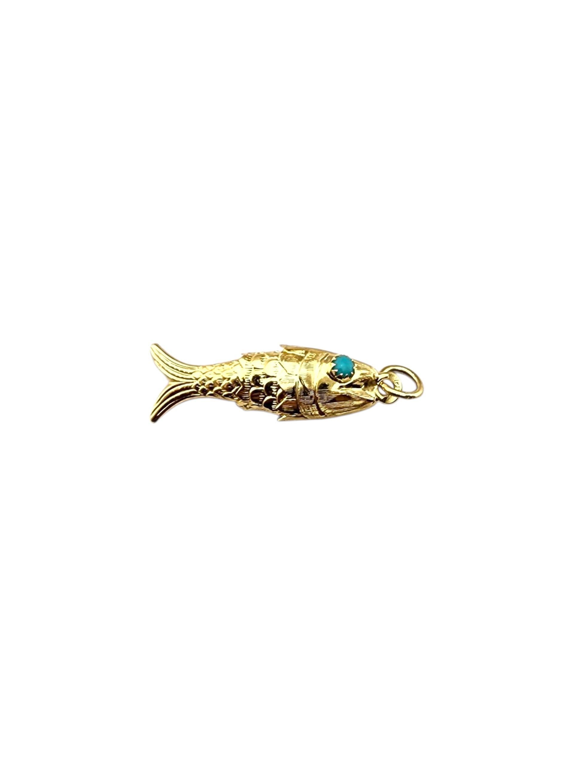 Contemporaneo Ciondolo a forma di pesce in oro giallo 14 carati #23046 in vendita