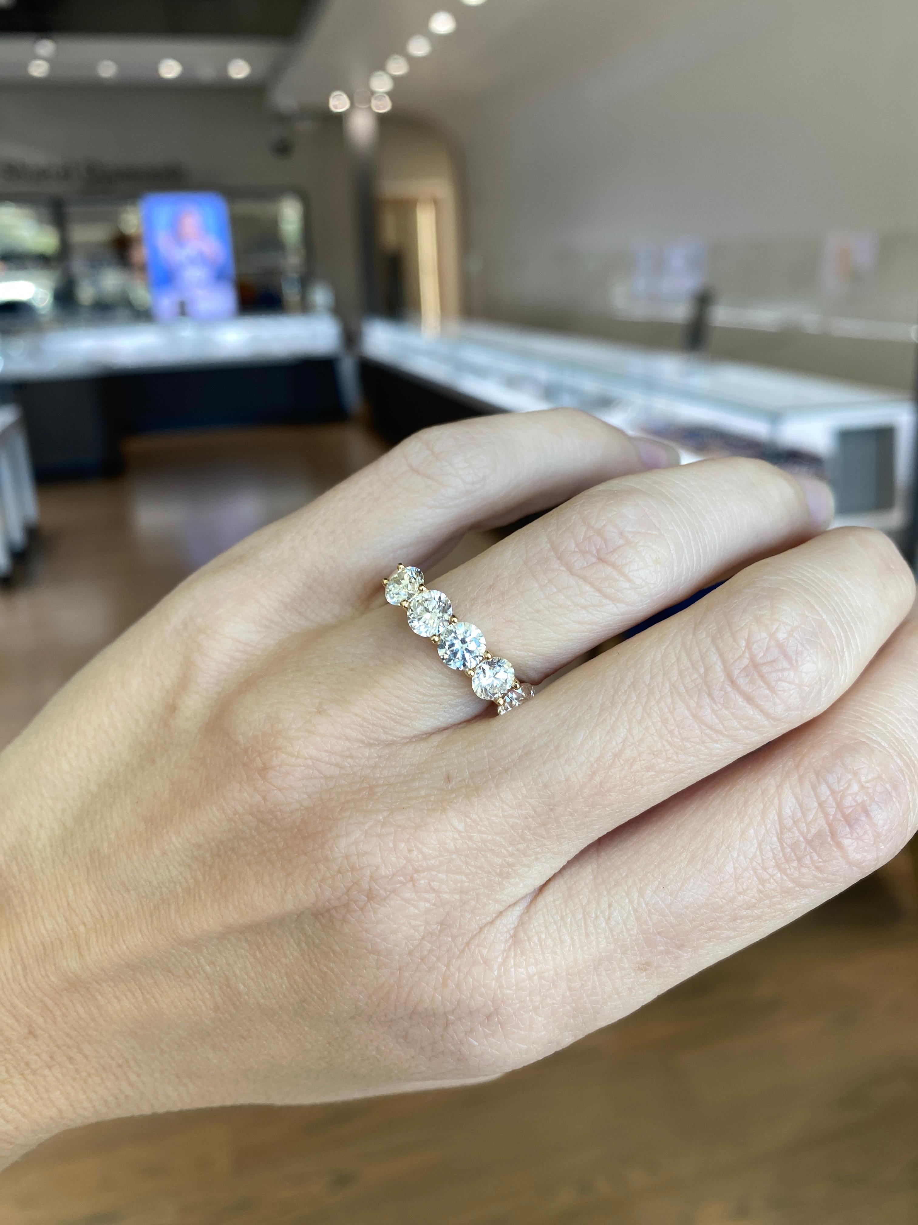 Bandeau en or jaune 14 carats à cinq pierres en diamant naturel en vente 9