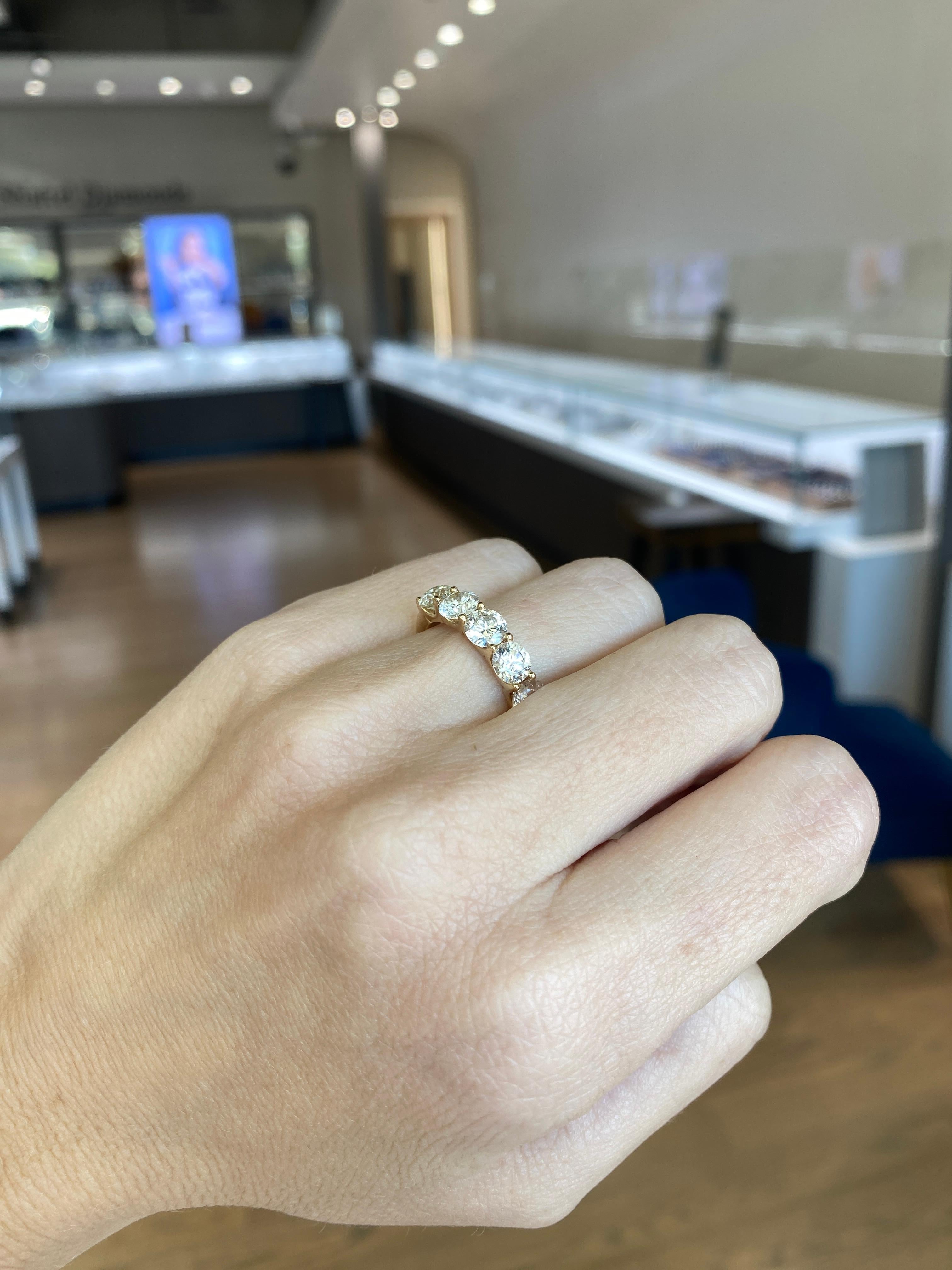 Bandeau en or jaune 14 carats à cinq pierres en diamant naturel en vente 11