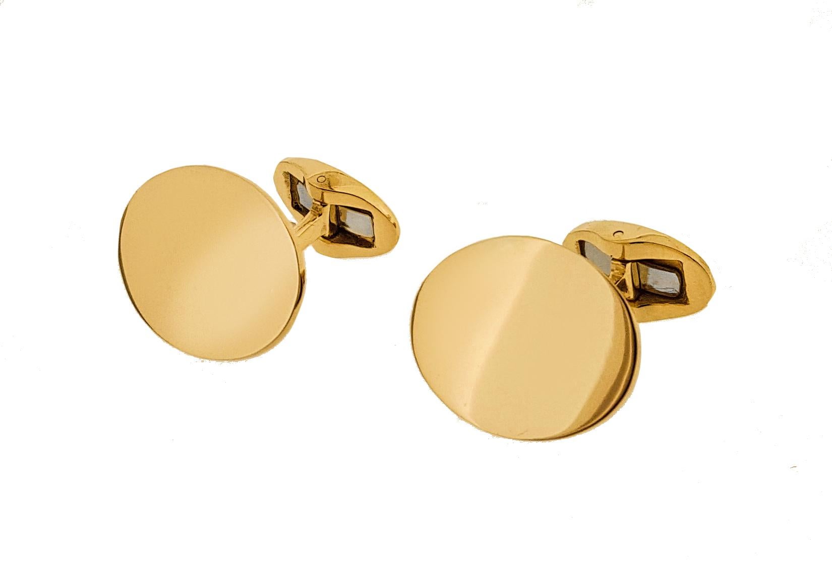 These beautiful 14kt yellow gold high polished flat oval cufflinks are beautiful as they are or perfect for custom engraving. Main decorative end measures approximately 19.75x15.5mm. 