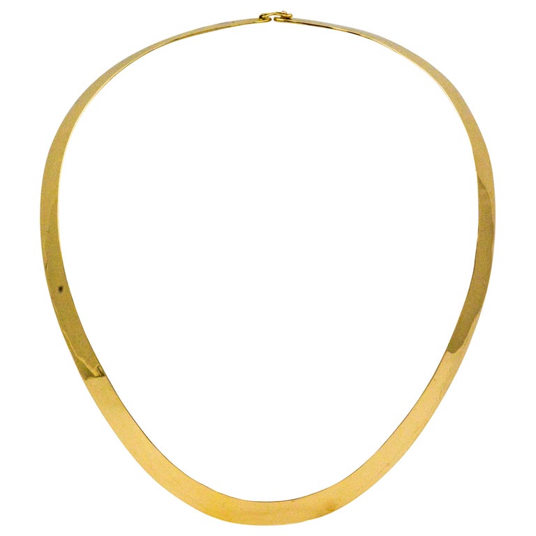14 Karat Yellow Gold Flat Wire Collar Necklace at 1stdibs