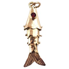 14 Karat Yellow Gold Flexible Fish Charm #19250