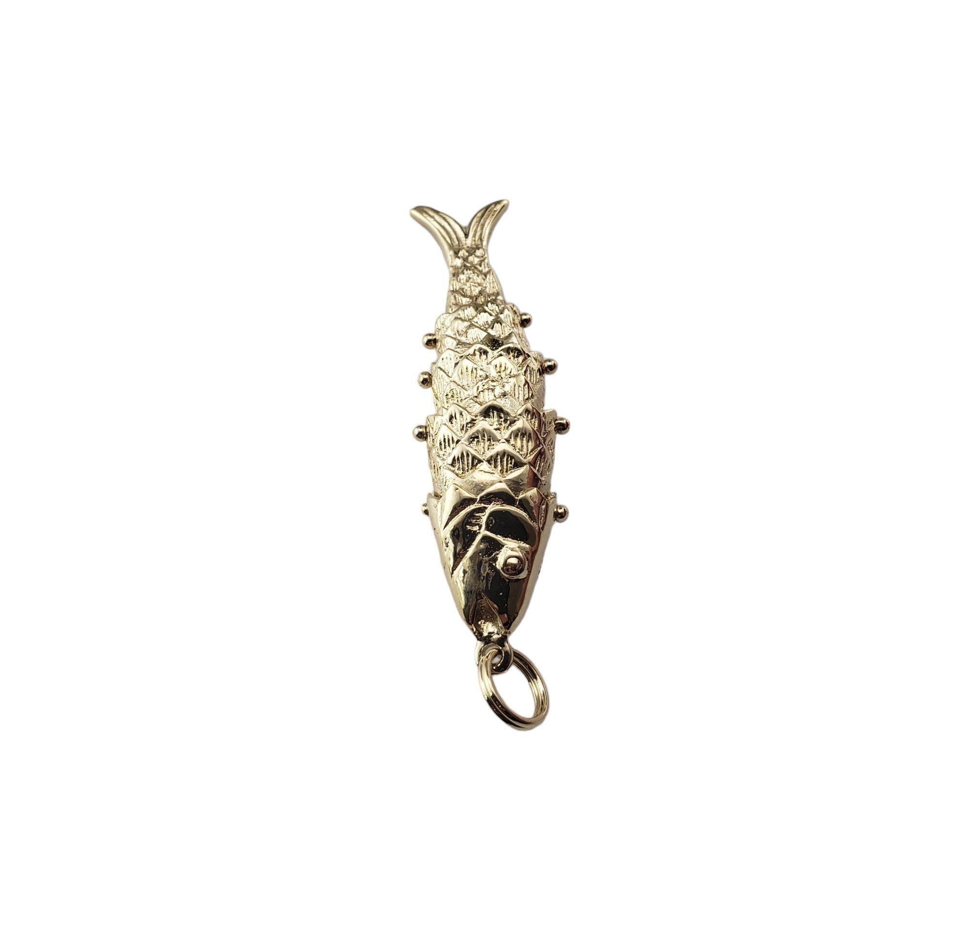 14 Karat Yellow Gold Flexible Fish Pendant #15513 In Good Condition For Sale In Washington Depot, CT