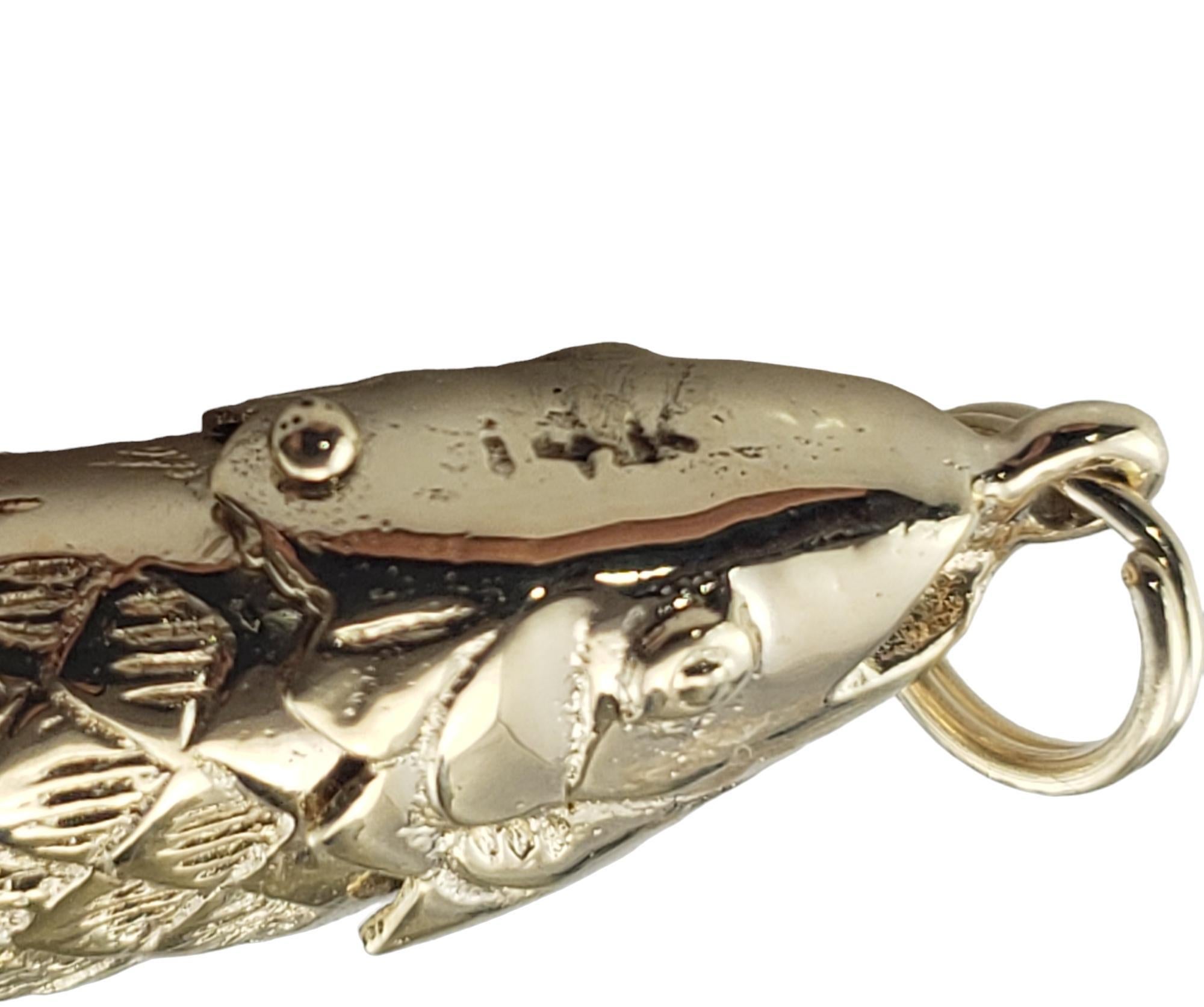 14 Karat Yellow Gold Flexible Fish Pendant #15513 For Sale 2