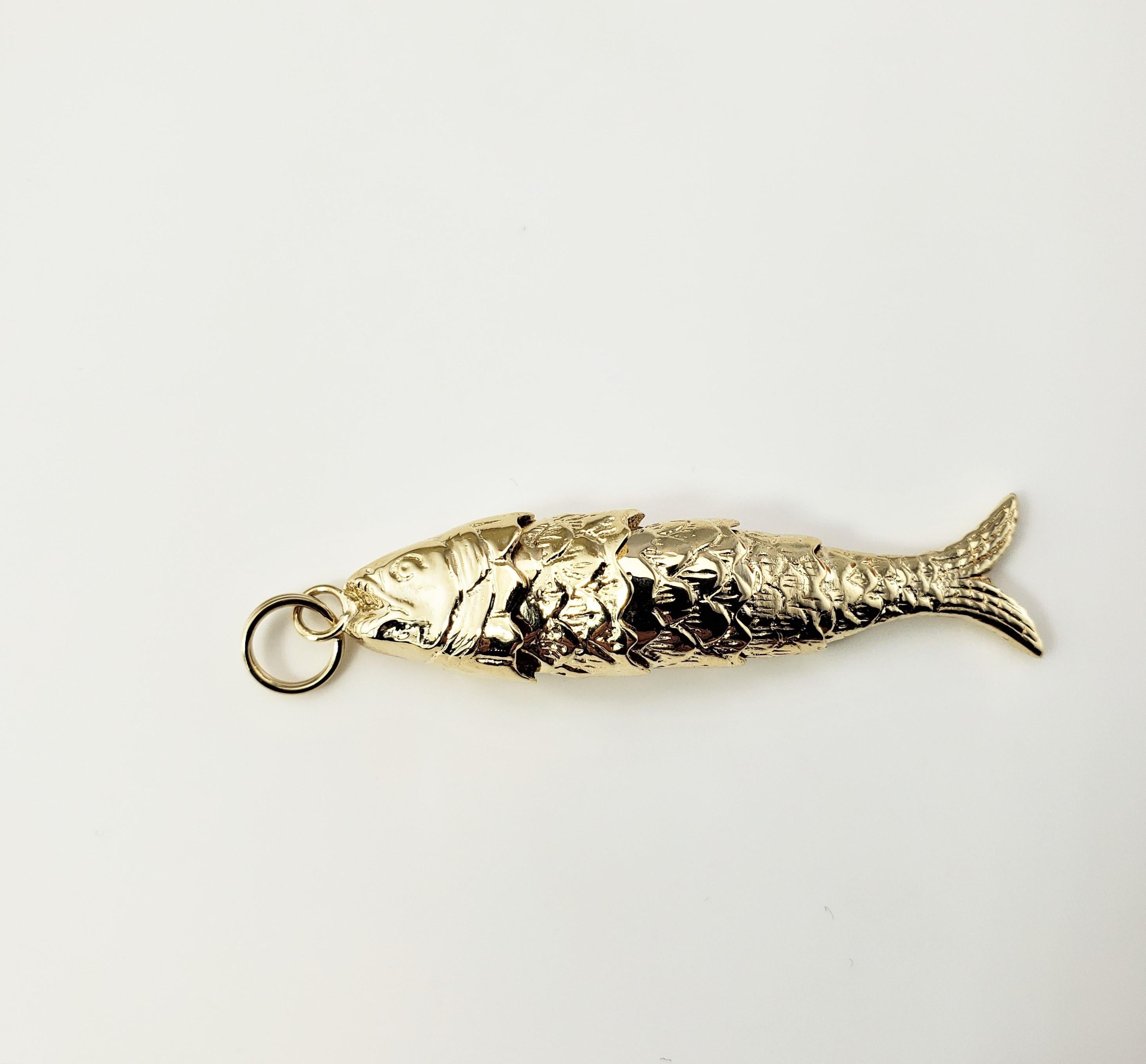 Flexibler Fisch-Anhänger aus 18 Karat Gelbgold im Zustand „Gut“ in Washington Depot, CT