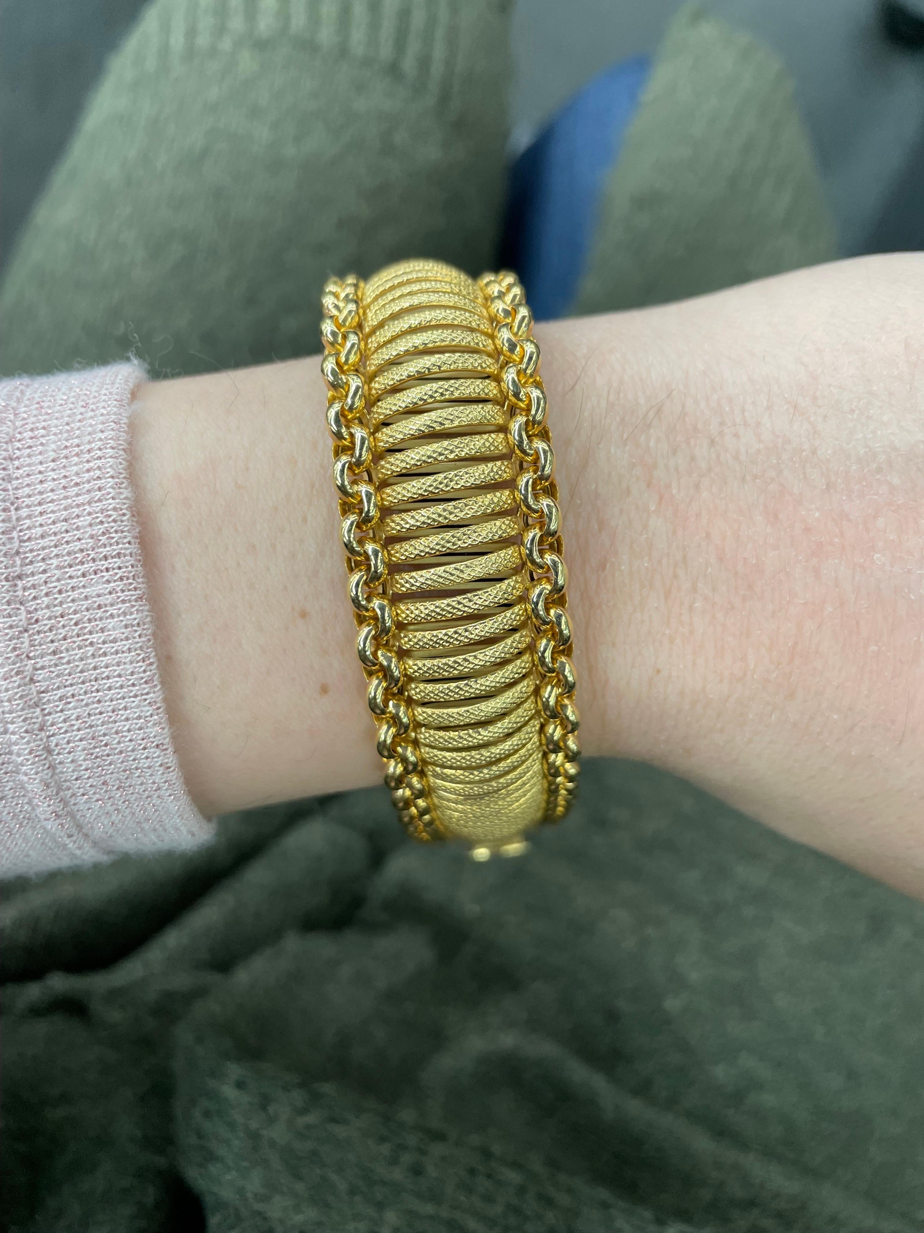 Contemporary Flexible Wide Bracelet 14 Karat Yellow Gold Made In Italy 32.2 Grams For Sale