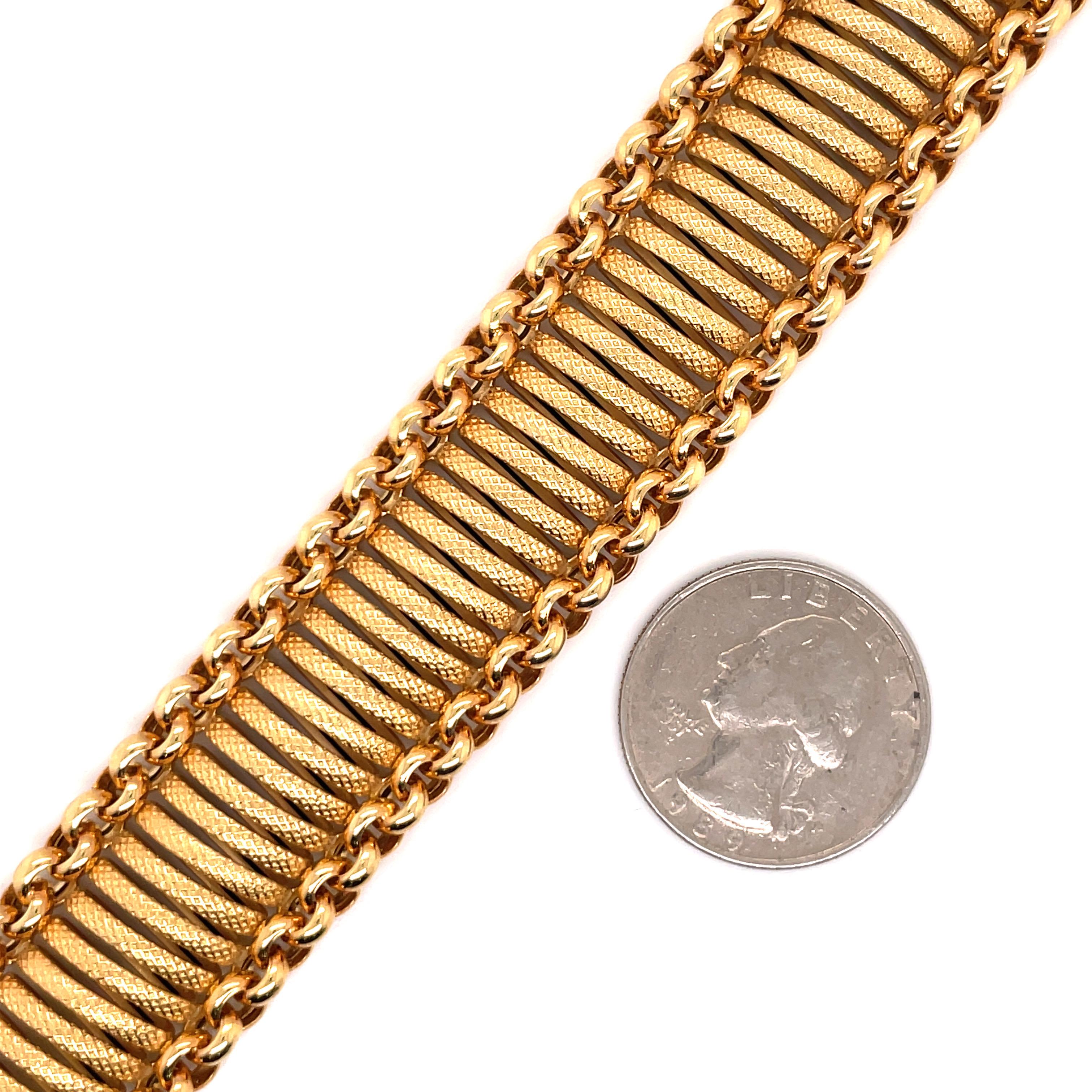 Flexibles, breites Armband aus 14 Karat Gelbgold, hergestellt in Italien, 32.2 Gramm im Angebot 2