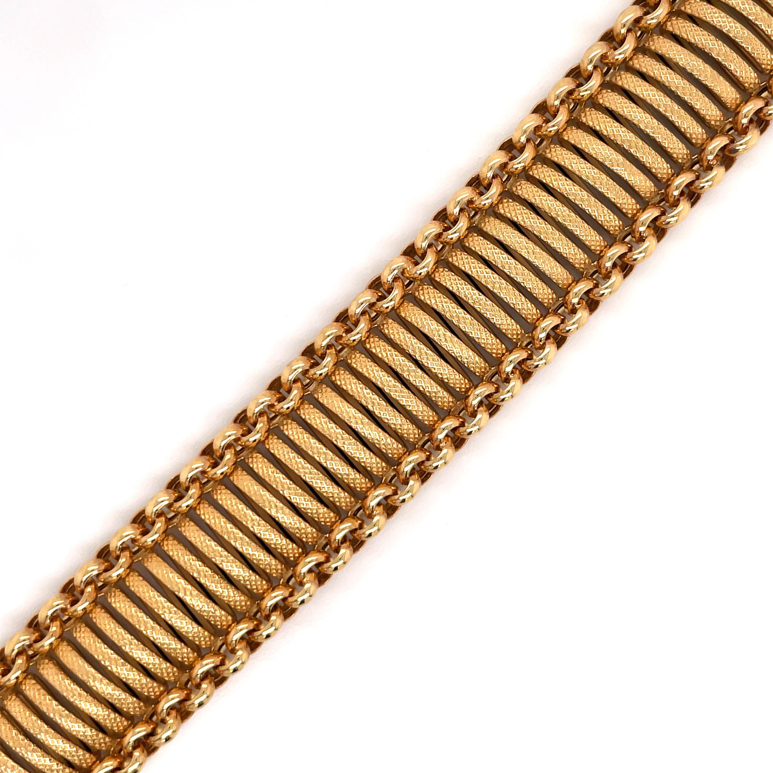 Flexibles, breites Armband aus 14 Karat Gelbgold, hergestellt in Italien, 32.2 Gramm im Angebot 3