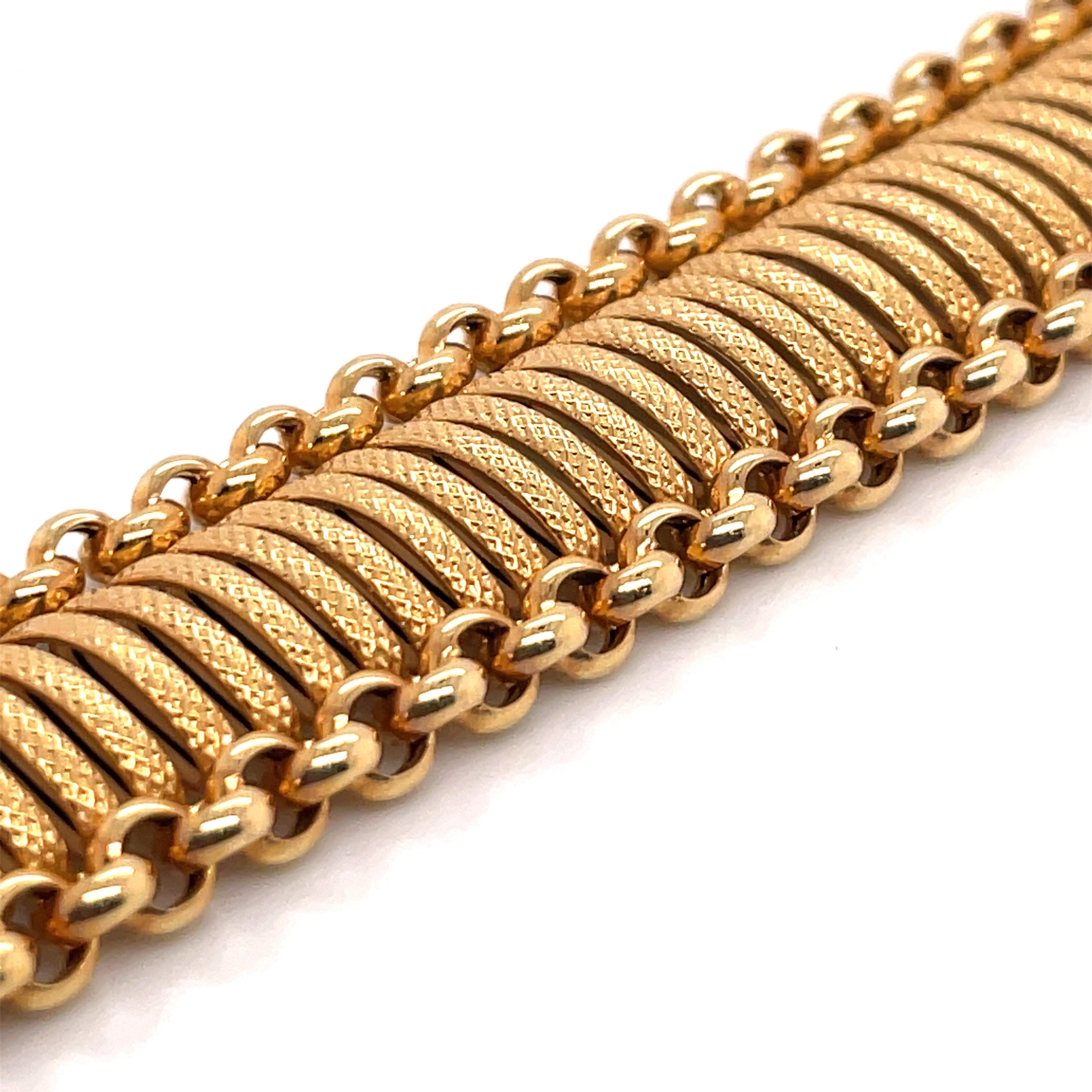 Flexibles, breites Armband aus 14 Karat Gelbgold, hergestellt in Italien, 32.2 Gramm im Angebot 4