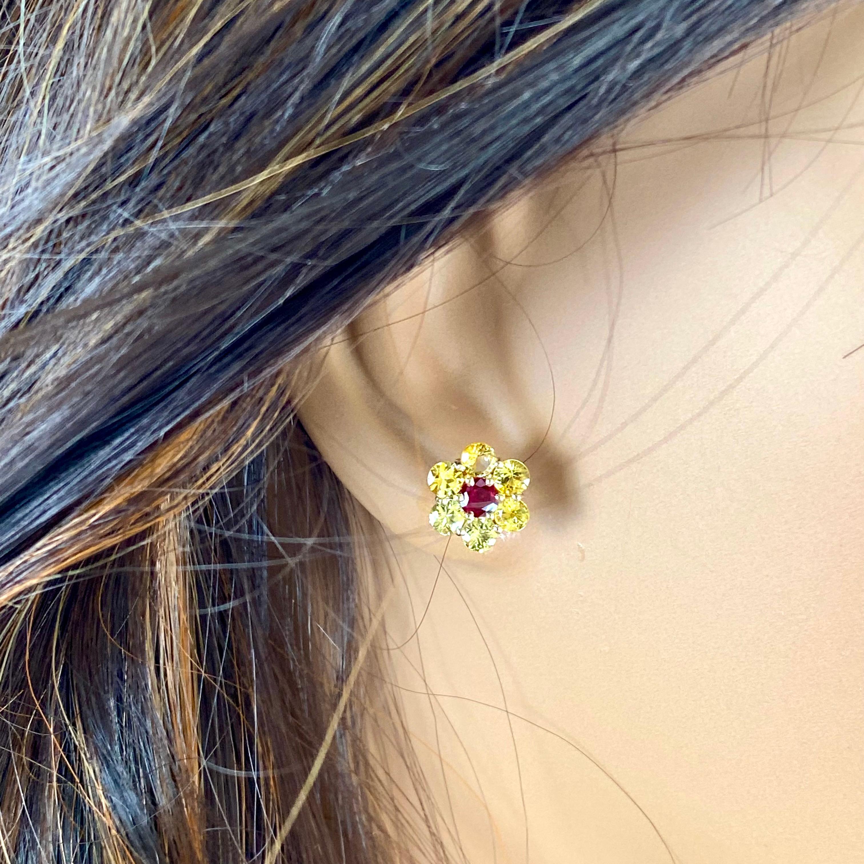 Women's or Men's 14 Karat Yellow Gold Floral Stud Earrings Yellow Ceylon Sapphires Ruby 0.35 Inch For Sale