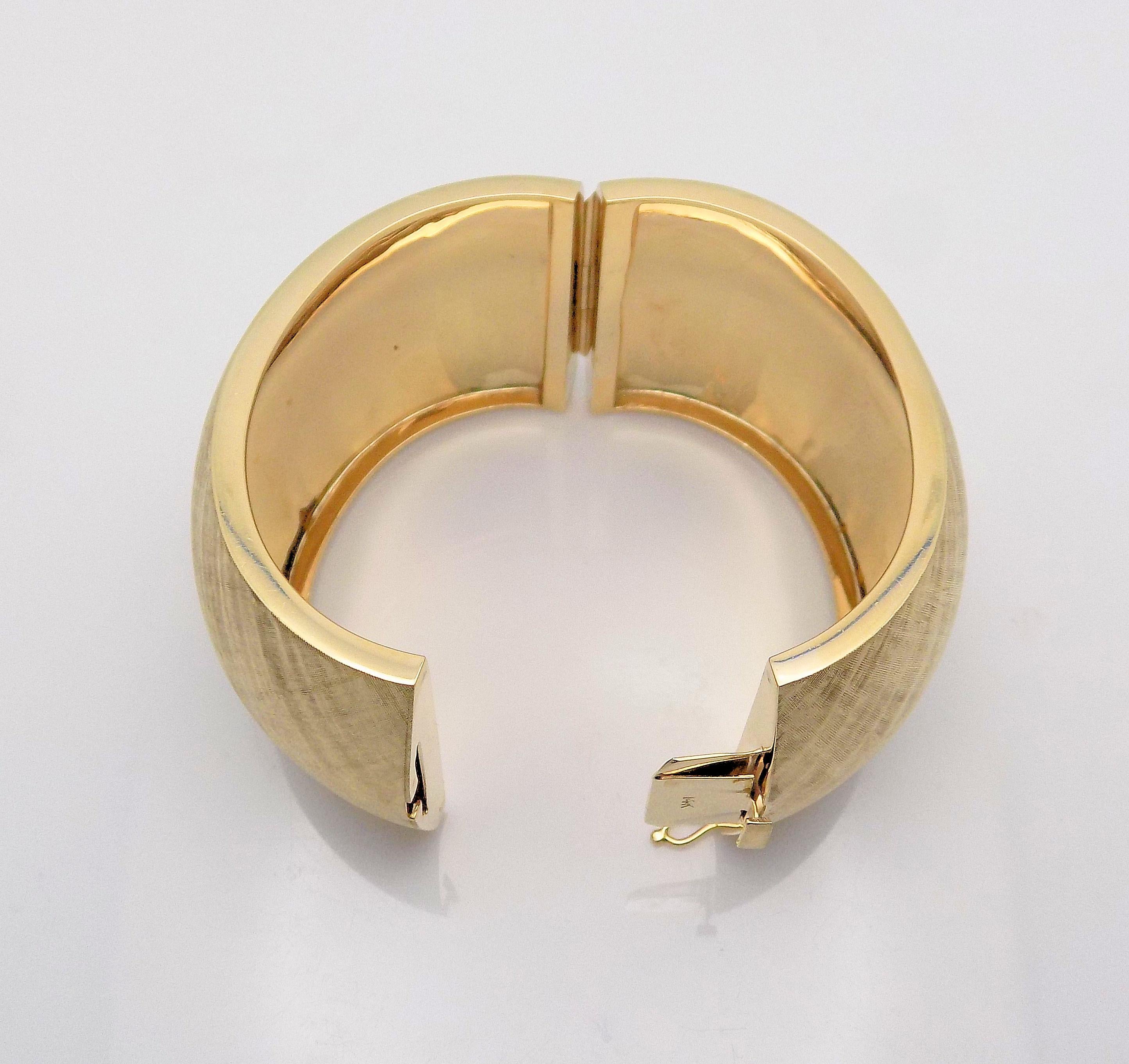 14 Karat Yellow Gold Florentine Finish Wide Hinged Bracelet For Sale 2