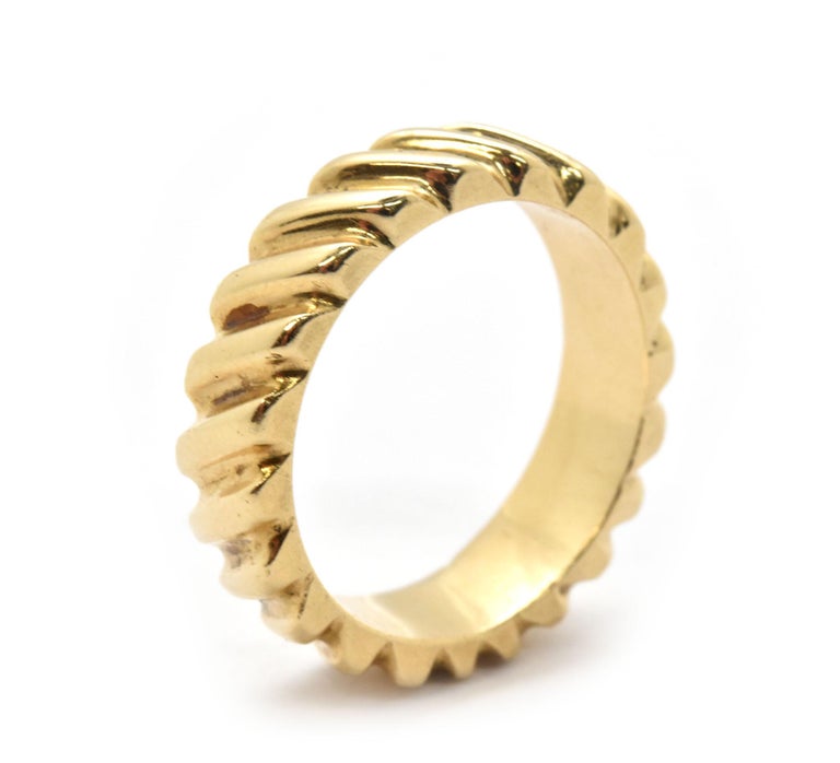 14 Karat Yellow Gold Fluted Wedding Band Ring For Sale at 1stDibs