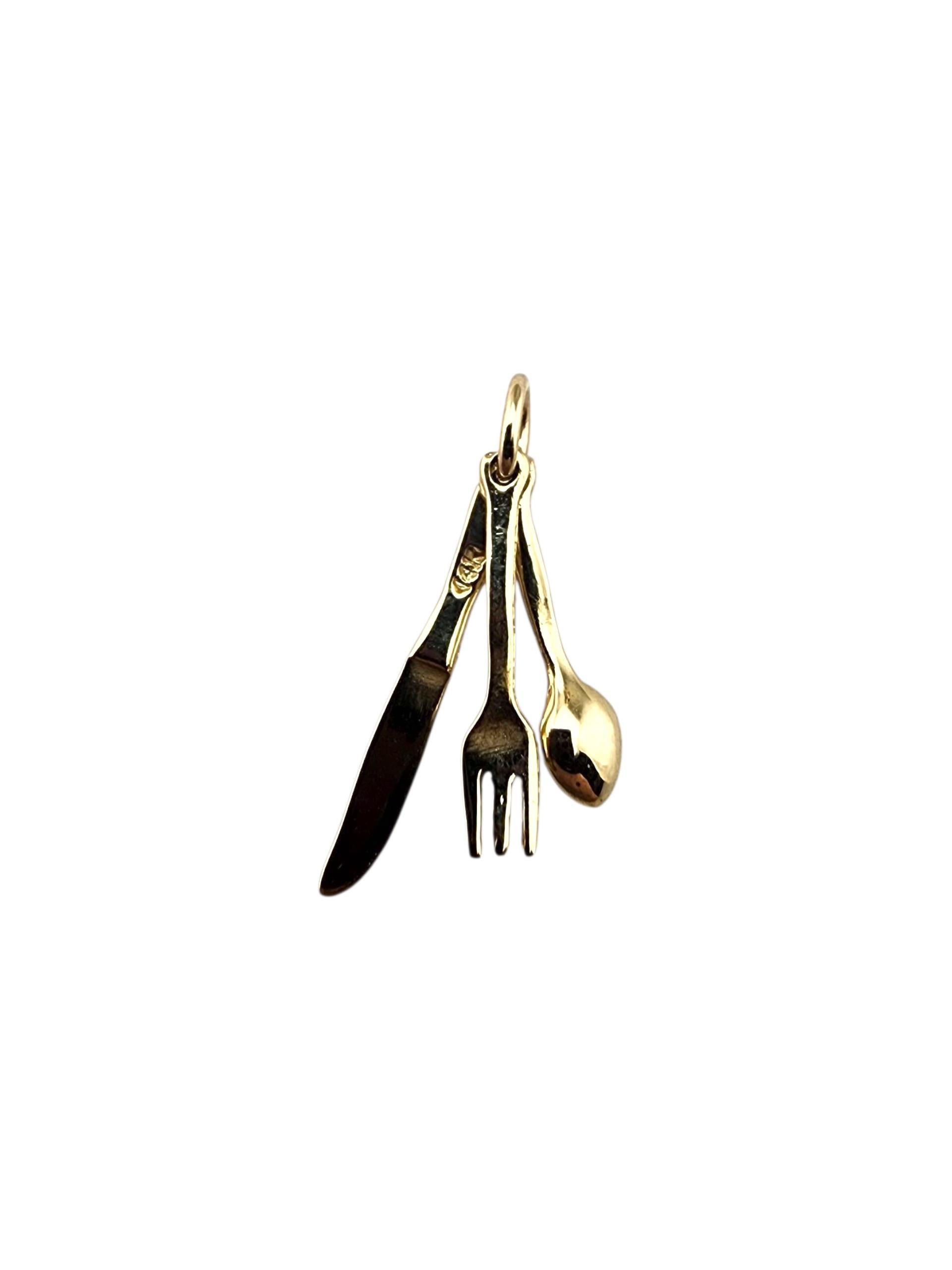 Contemporain Charm Fourchette, couteau et cuillère en or jaune 14 carats #23271 en vente