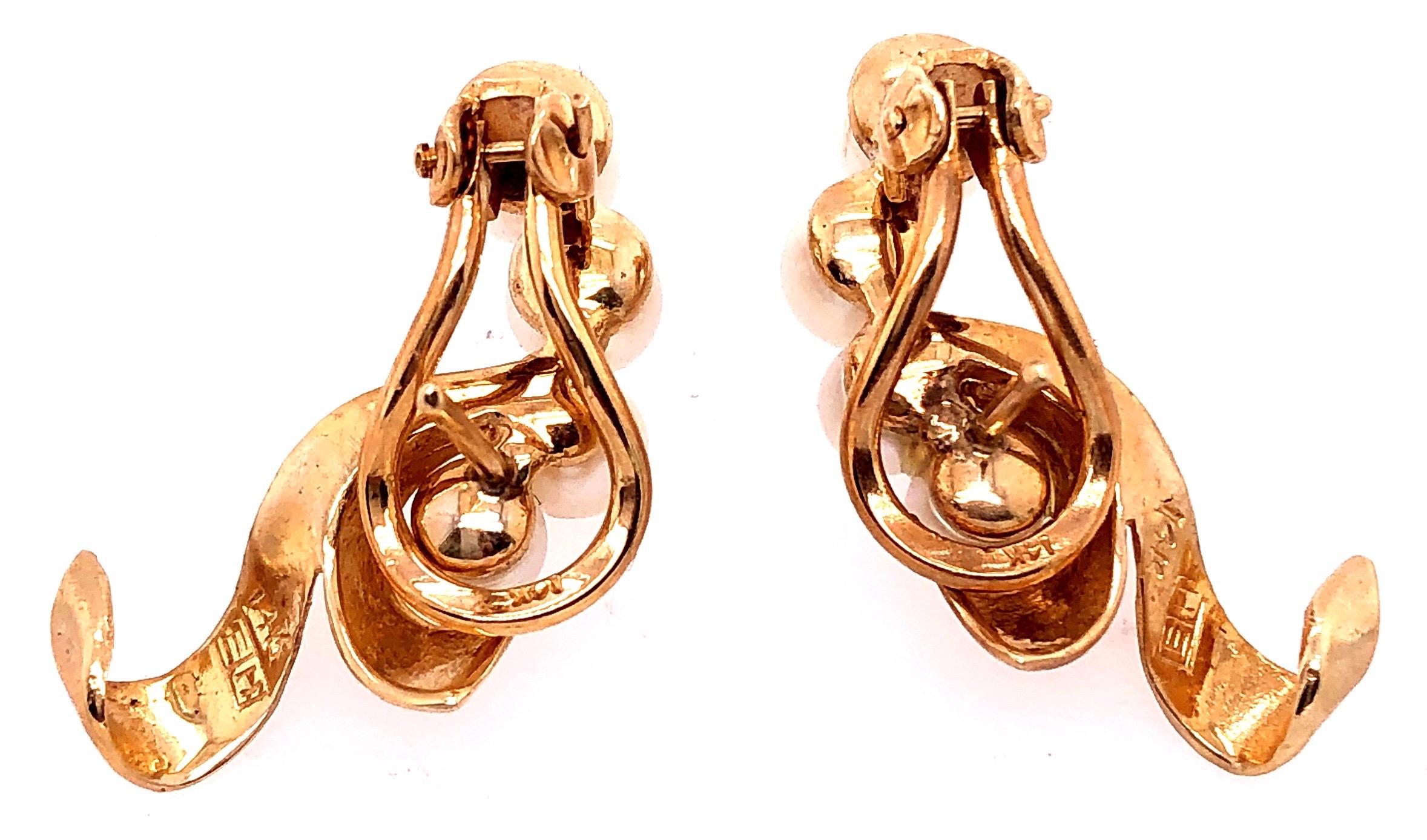 14 Karat Yellow Gold Four Pearl Drop Earrings with English Locks In Good Condition For Sale In Stamford, CT