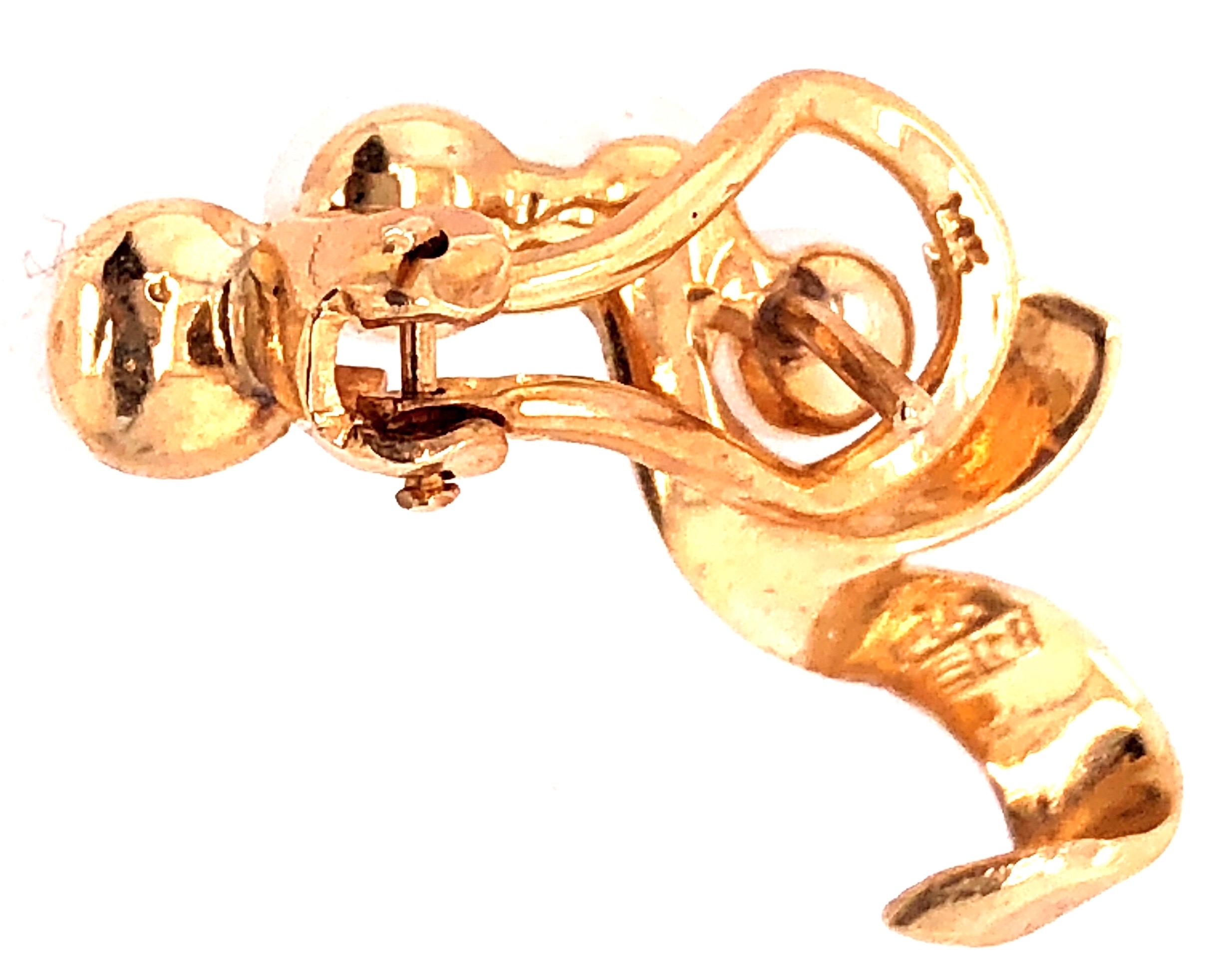 Boucles d'oreilles en goutte en or jaune 14 carats avec quatre perles et serrures anglaises en vente 1