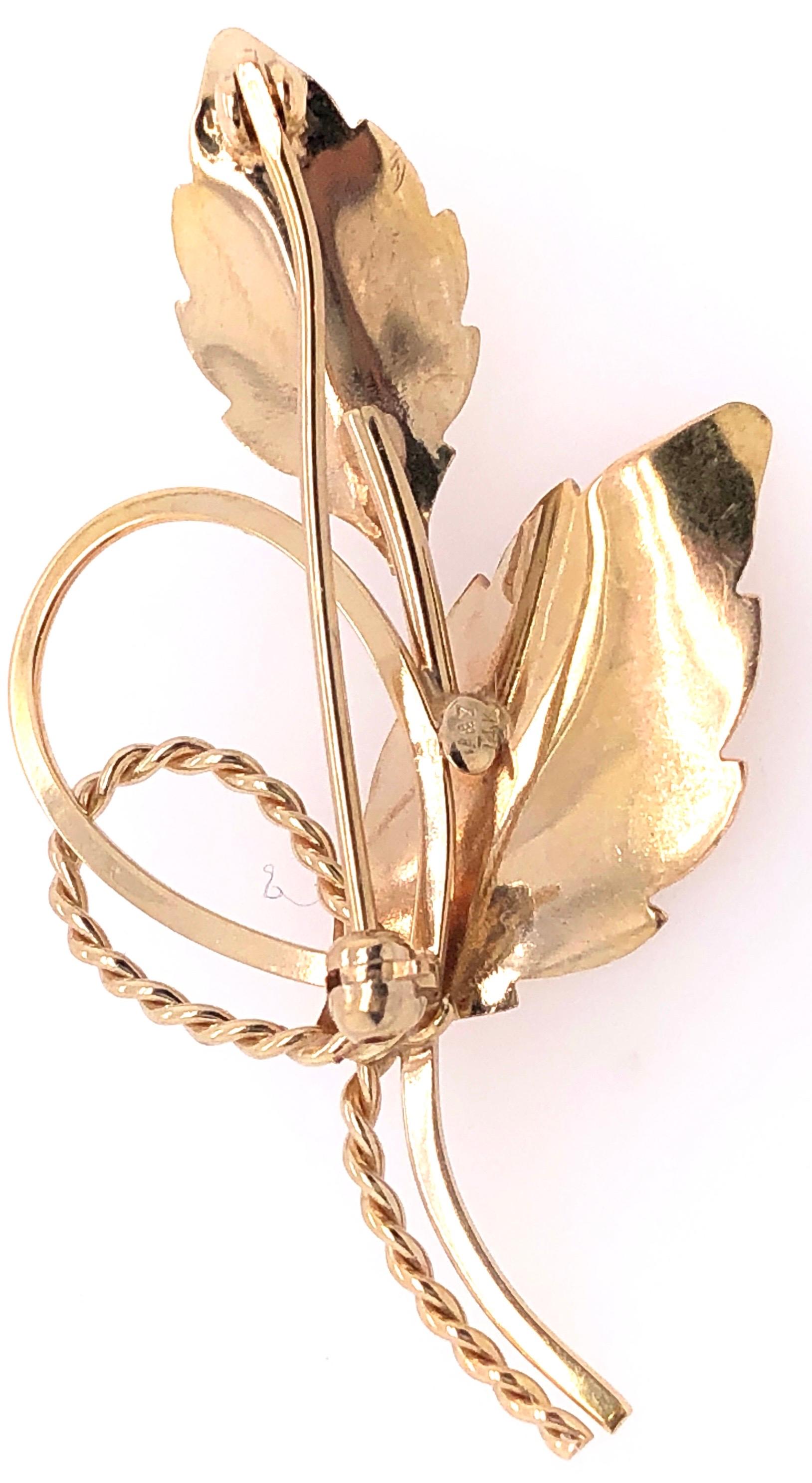 14 Karat Yellow Gold Free Form Leaf Brooch / Pin
3.60 grams total weight.
