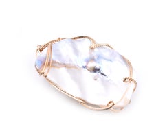 14 Karat Yellow Gold Freeform Mother of Pearl Pin