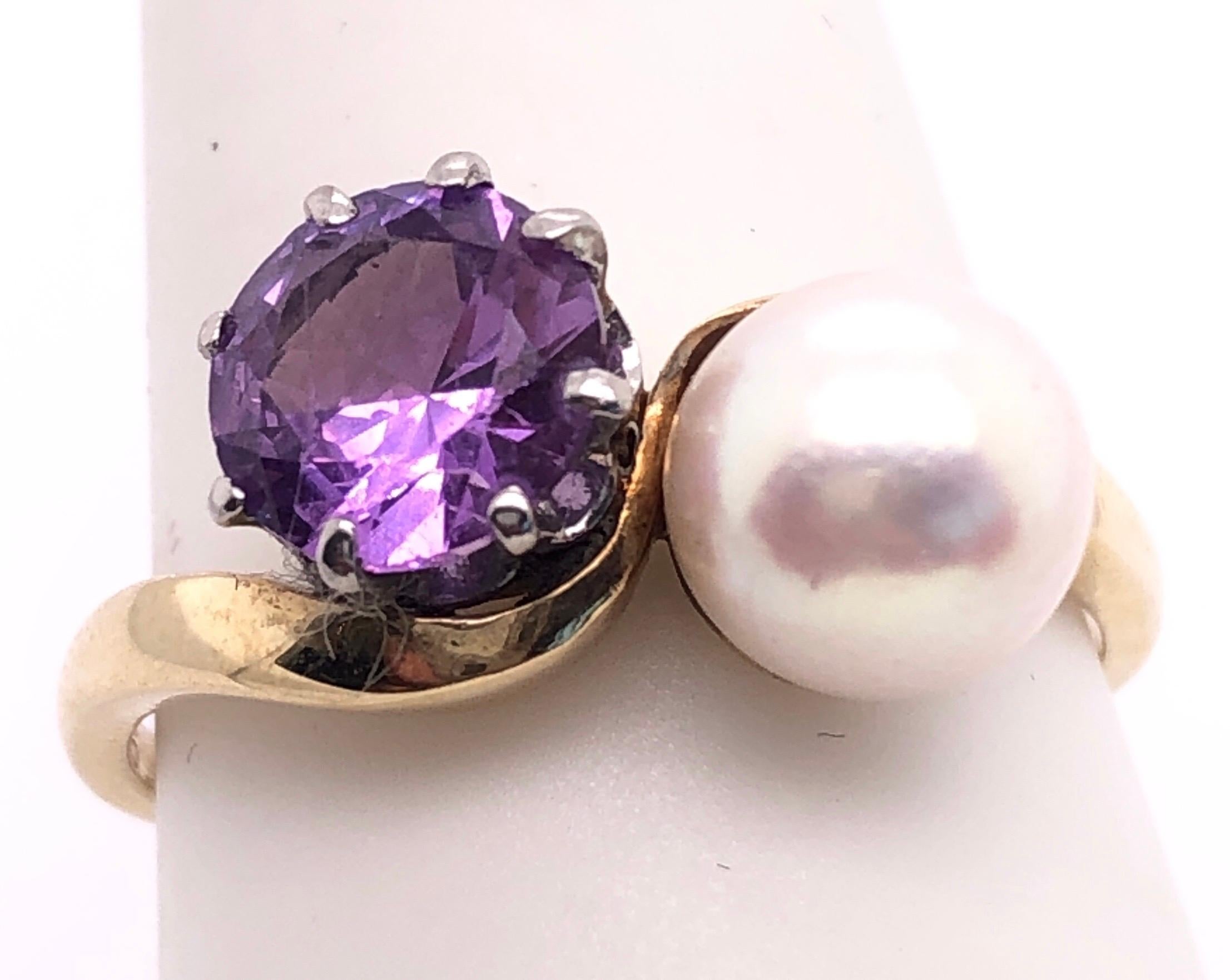 Modern 14 Karat Yellow Gold Freeform Ring with Solitaire Amethyst and Pearl For Sale