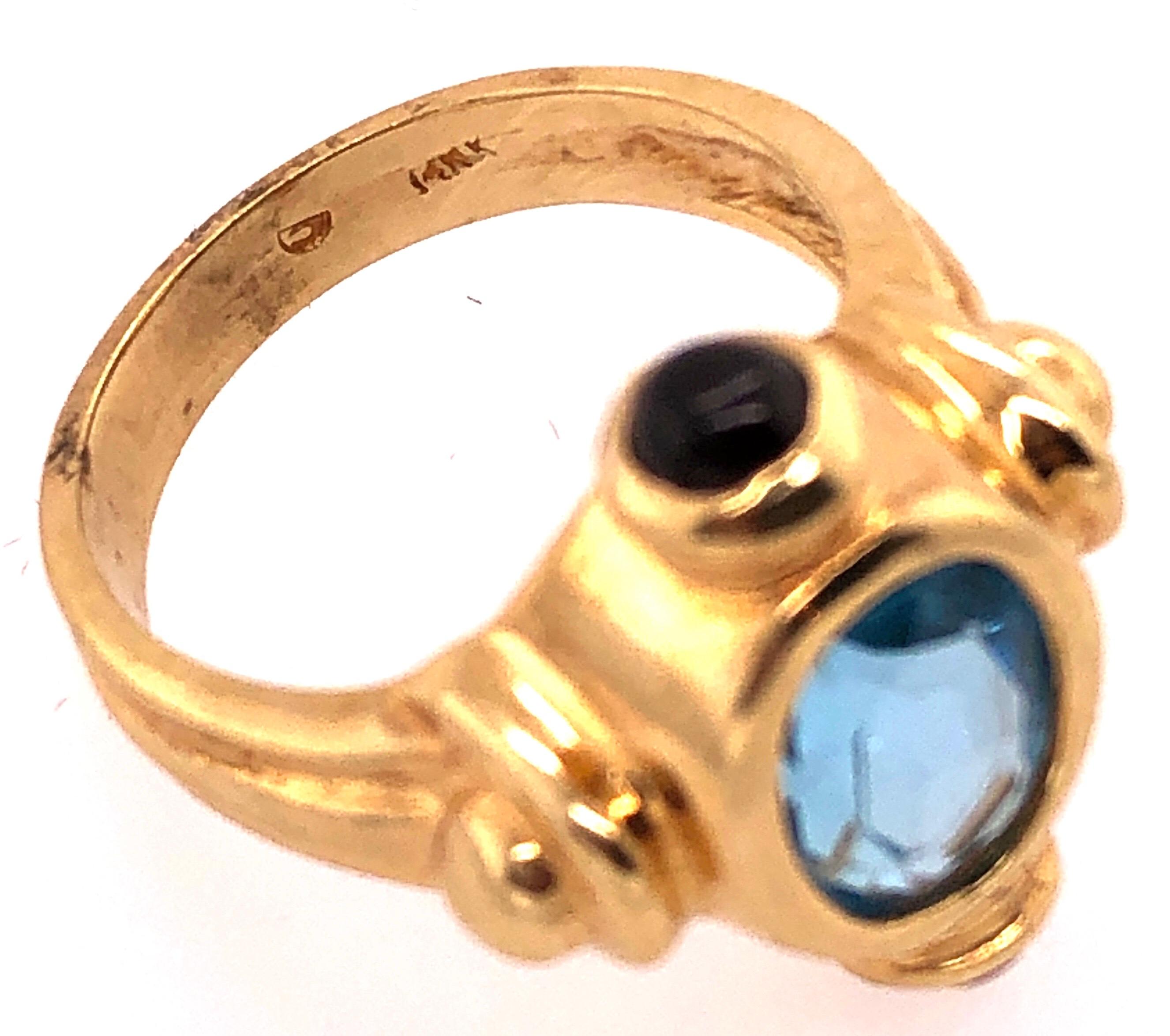 14 Karat Yellow Gold Free Form Ring with Stones In Good Condition For Sale In Stamford, CT